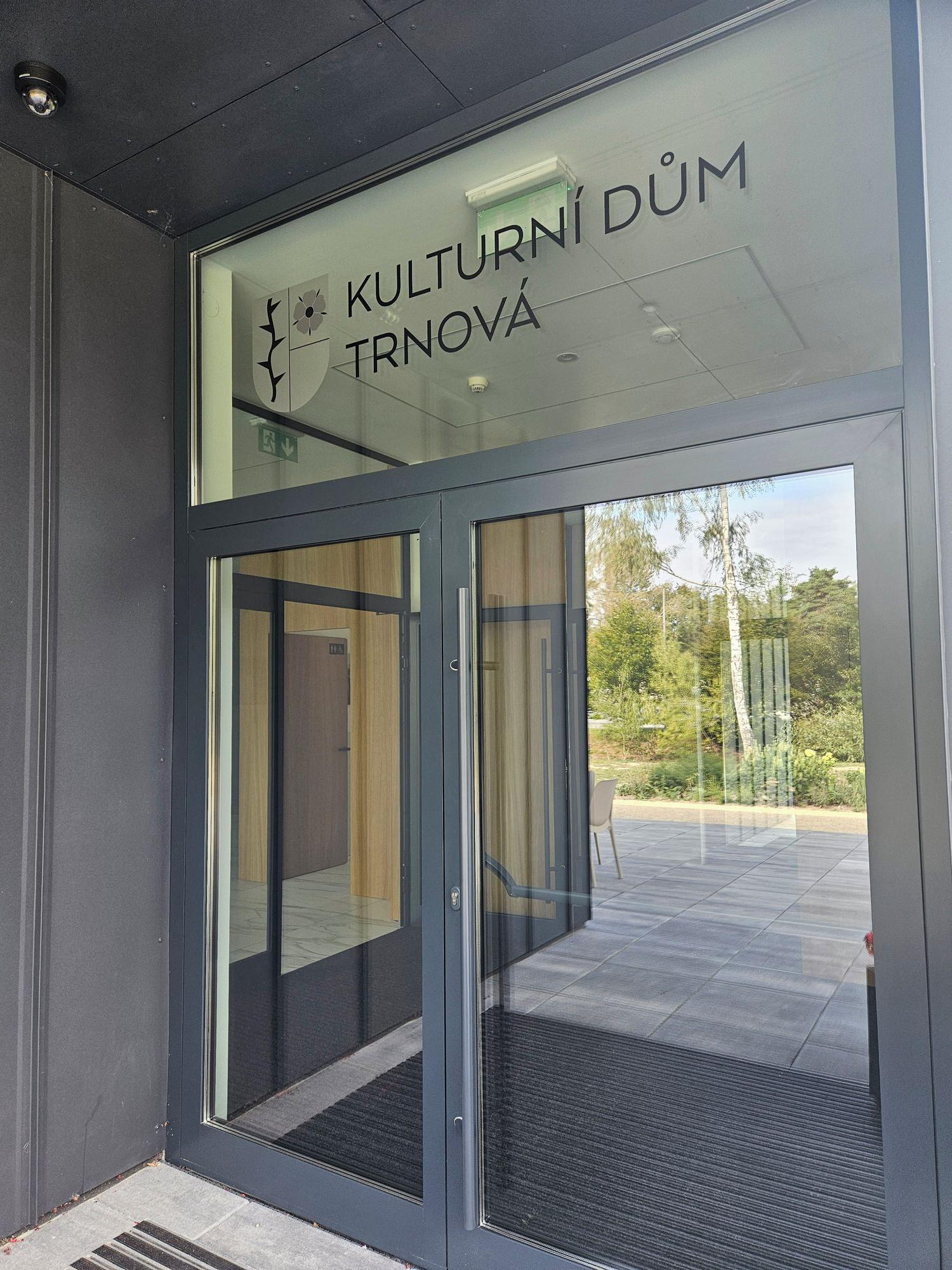 Obec Trnová - kulturní dům foto 3