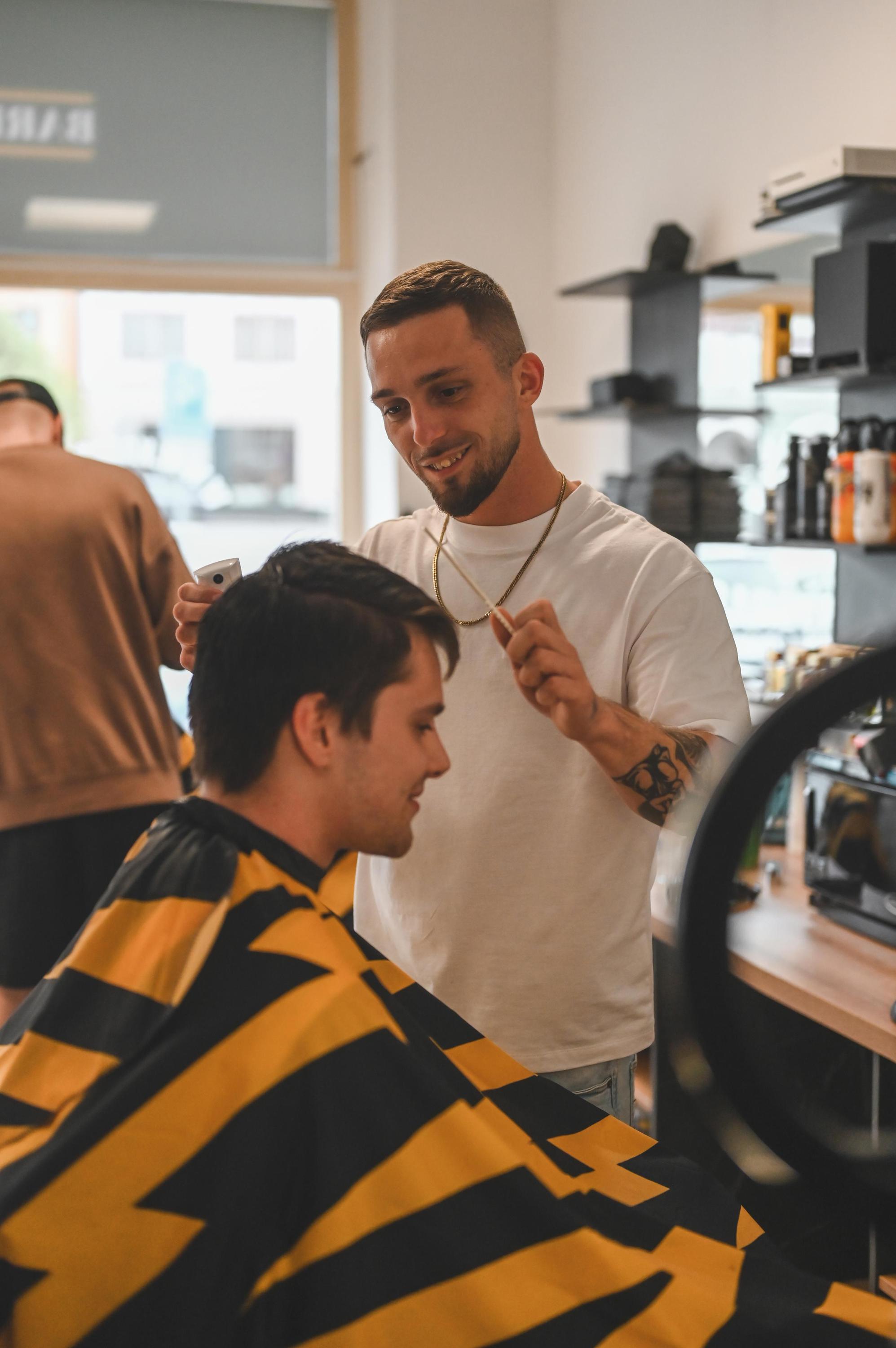 Krestal Barber shop foto 2