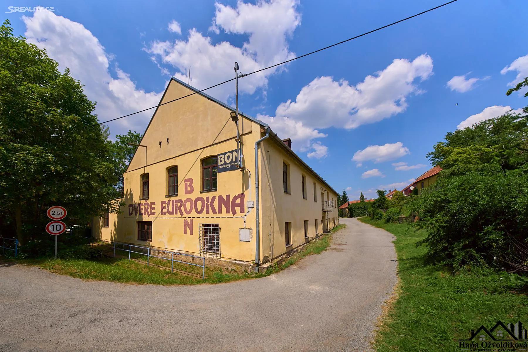 Komerční areál 755 m² ve Lhotě Rapotině
