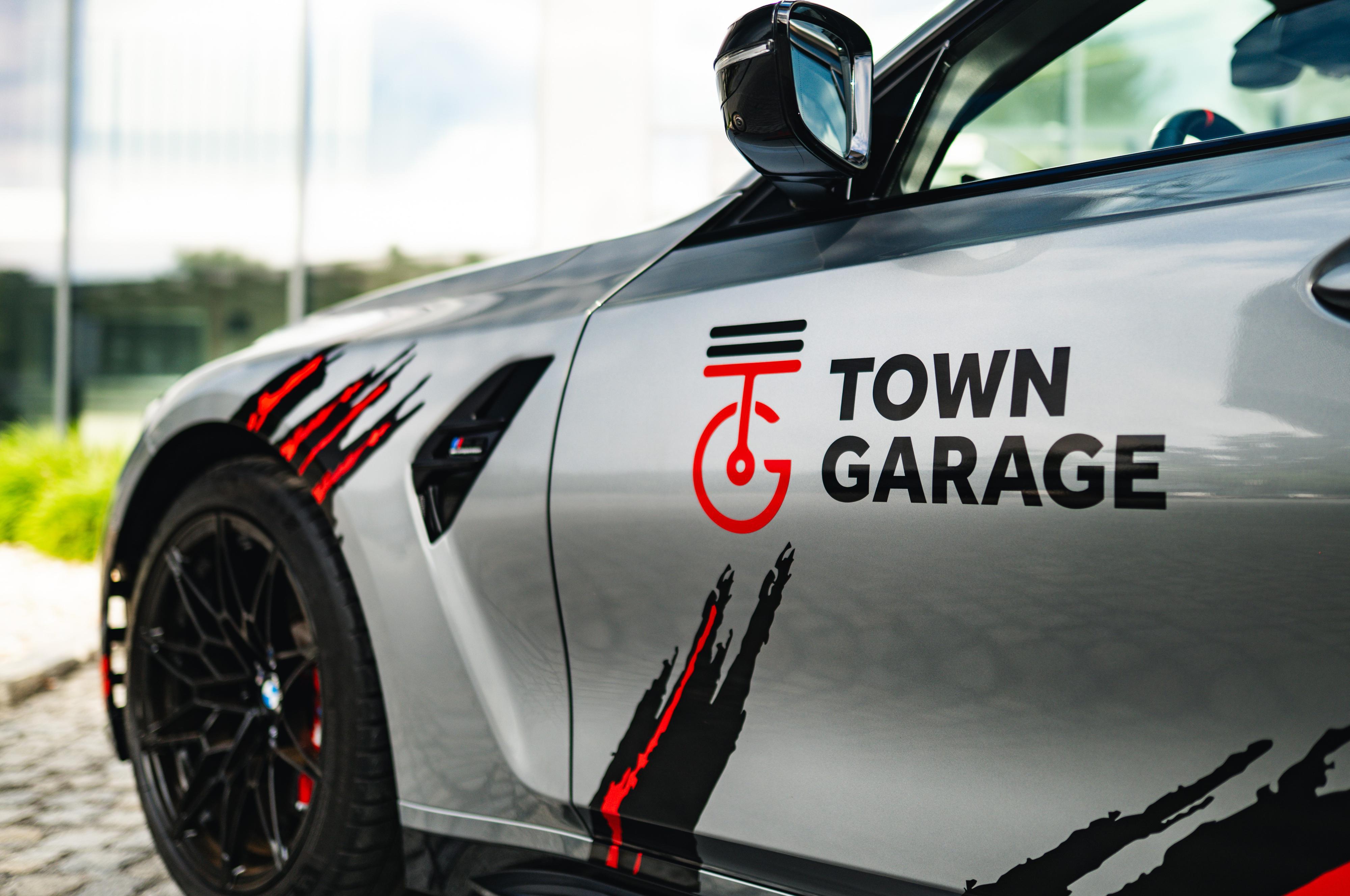 TOWN GARAGE