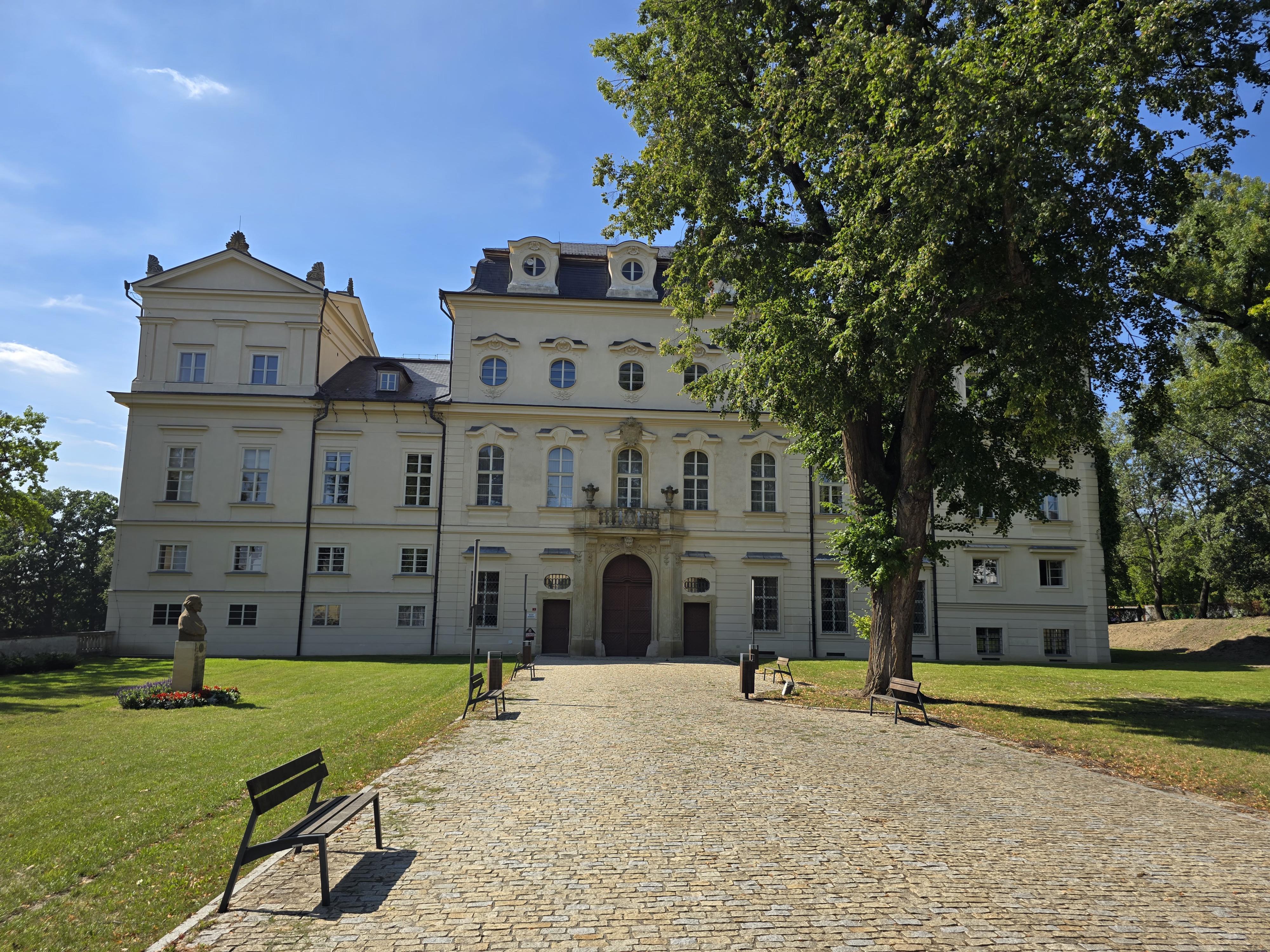 ZŠ Kosmonosy, Podzámecká