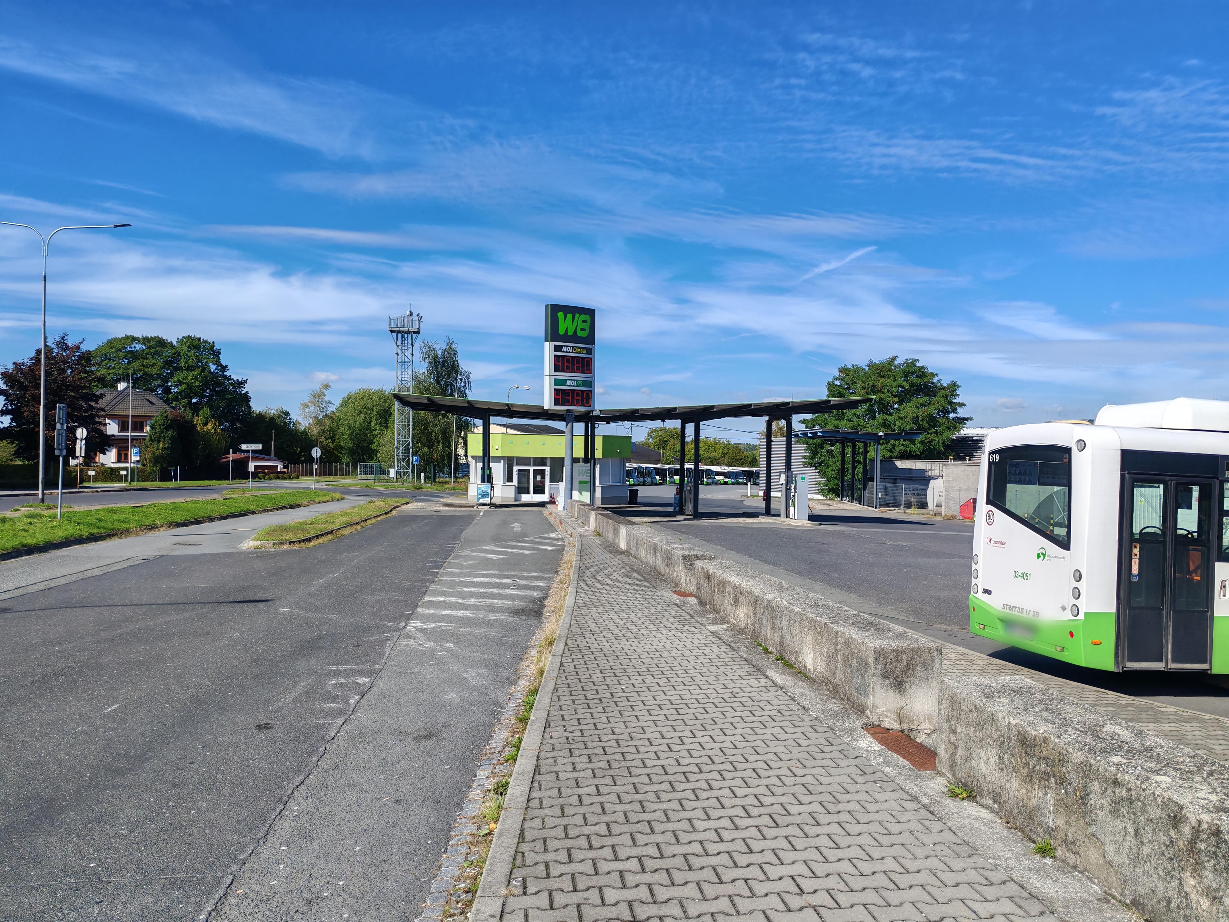 W8 Čerpací stanice foto 2
