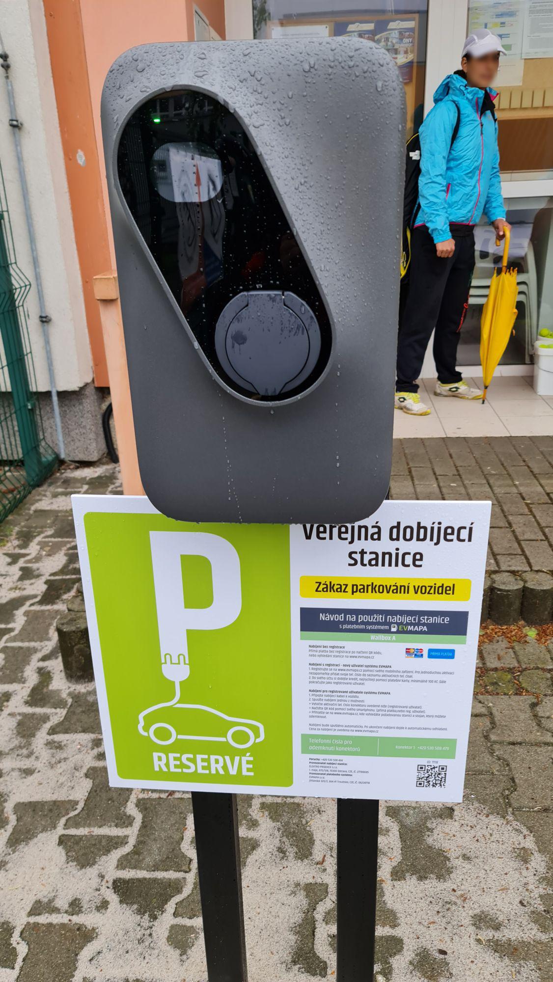 Nabíjecí stanice pro elektromobily foto 1