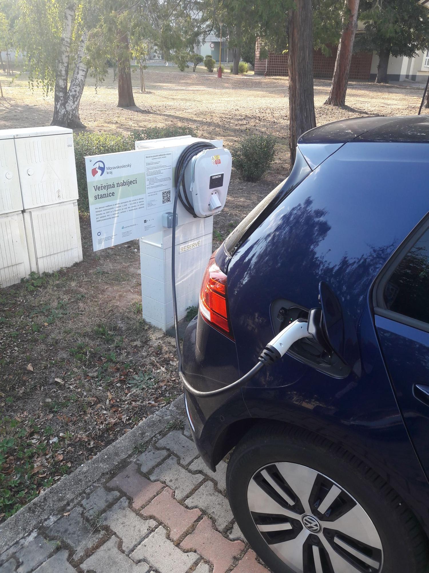 Nabíjecí stanice pro elektromobily foto 3