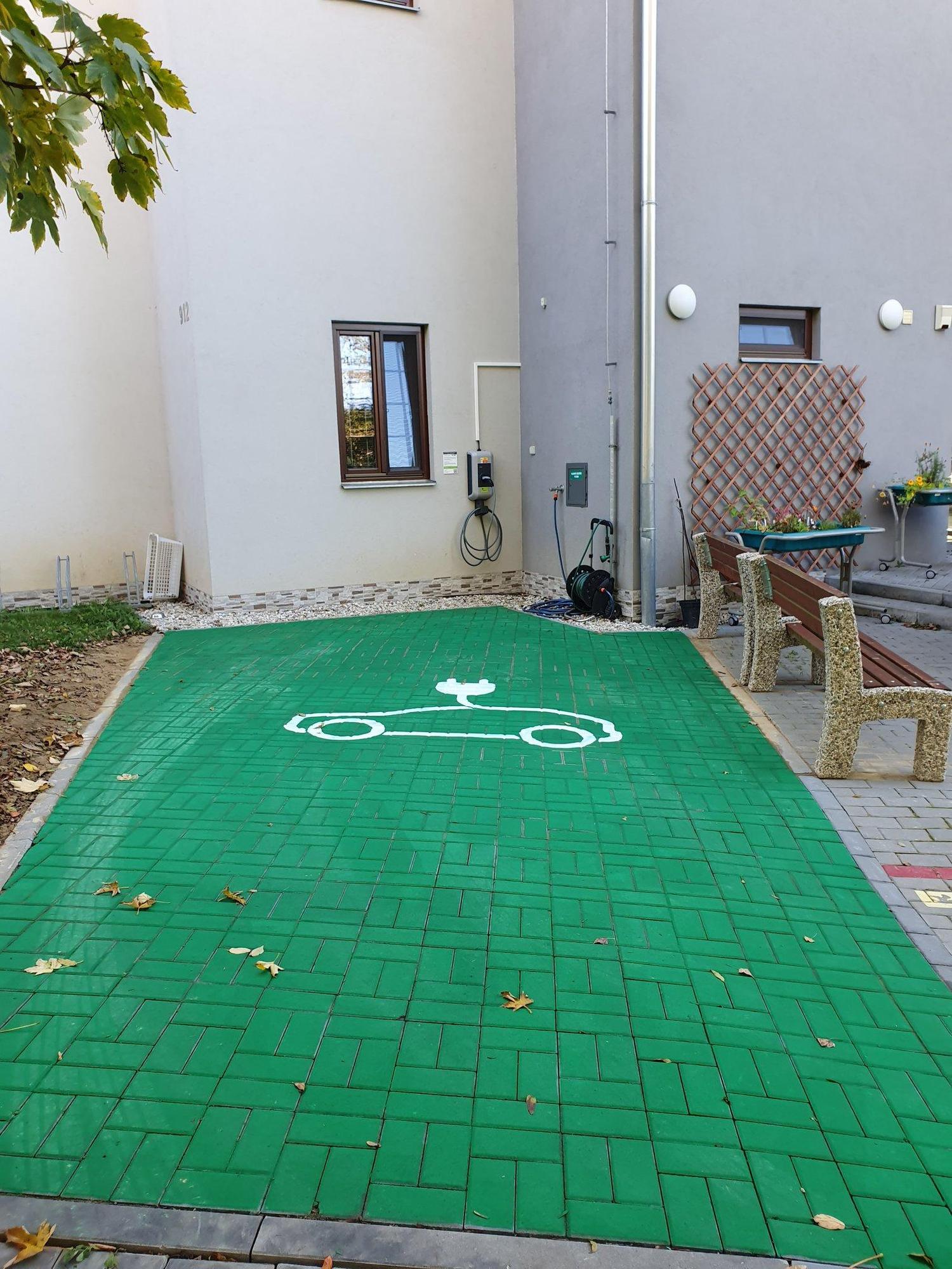 Nabíjecí stanice pro elektromobily foto 4