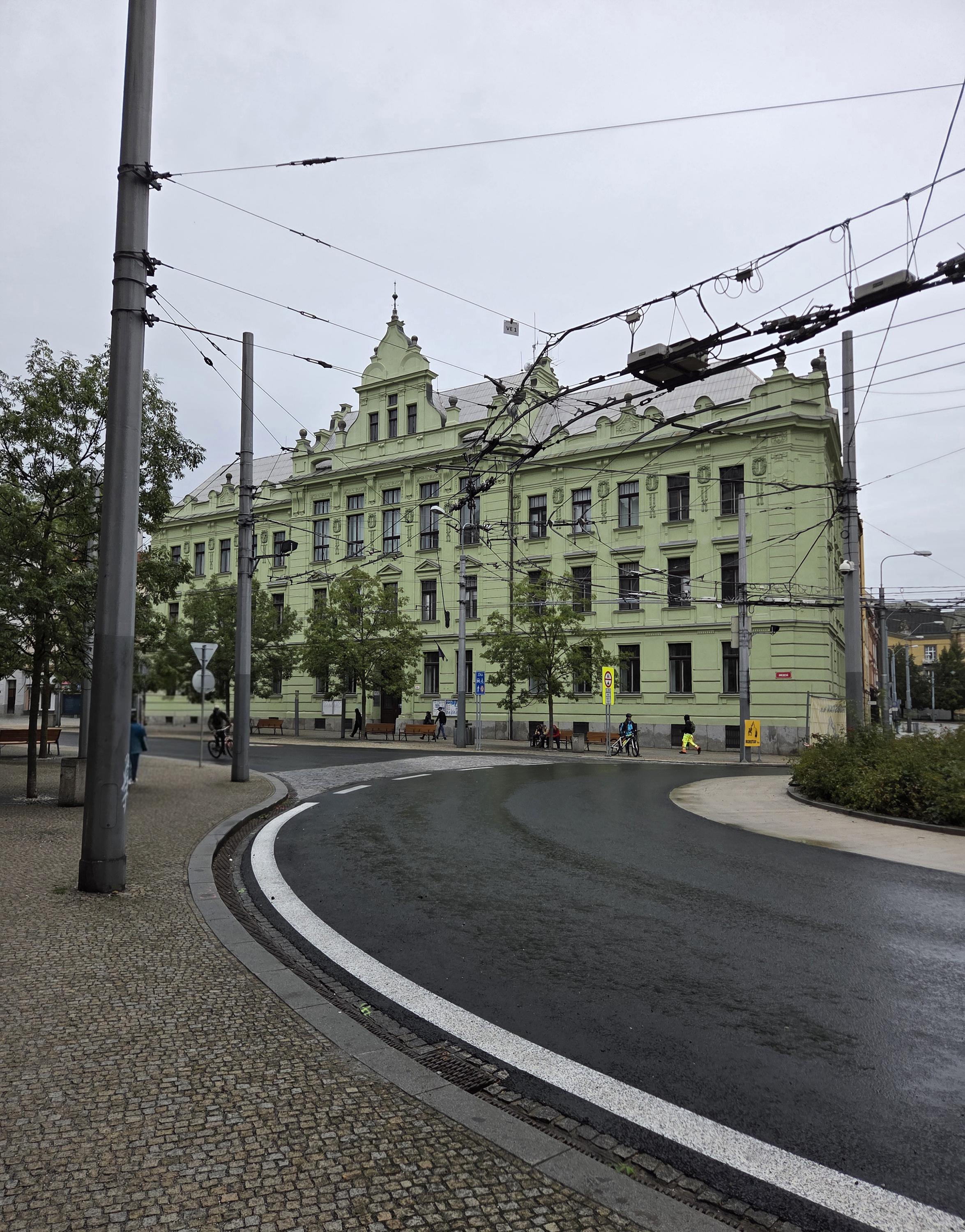 Finanční úřad pro Plzeňský kraj - Územní pracoviště Plzeň - jih foto 2