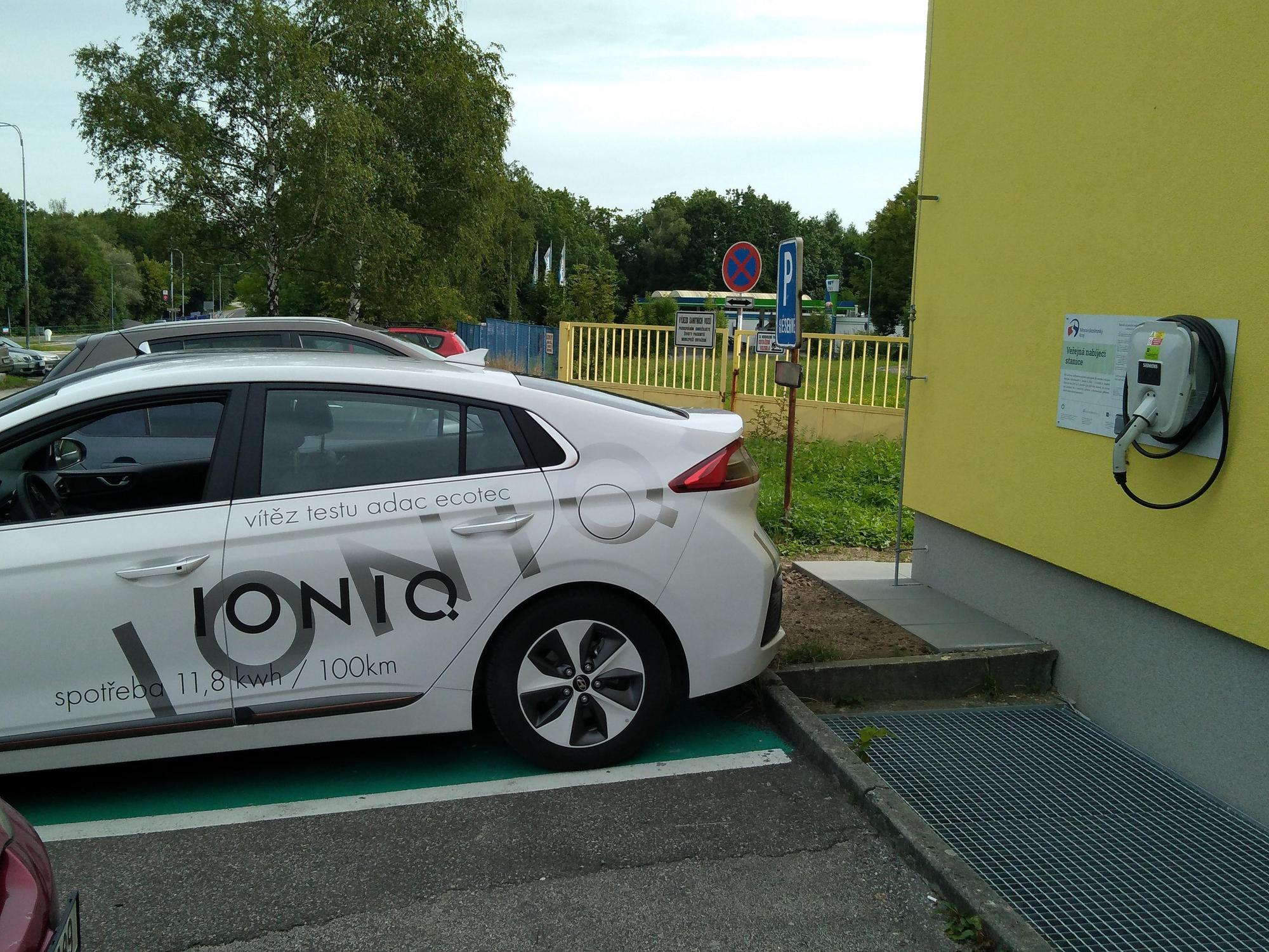 Nabíjecí stanice pro elektromobily foto 4