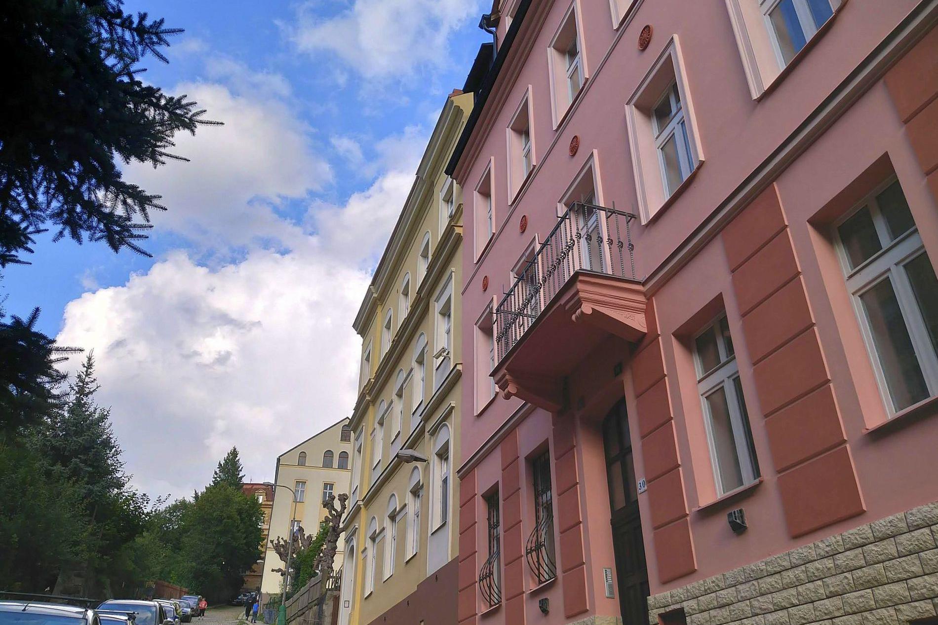 Pronájem bytu 3+1 ul. Kolmá, Karlovy Vary