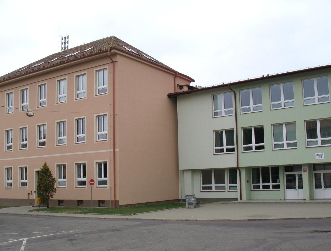 Základní škola, Moravský Krumlov, náměstí Klášterní 134, okres Znojmo foto 3