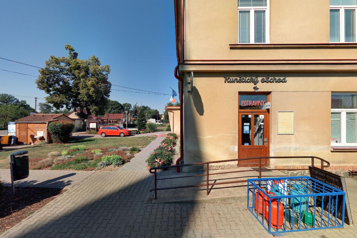 Kunětice - obecní úřad foto 6