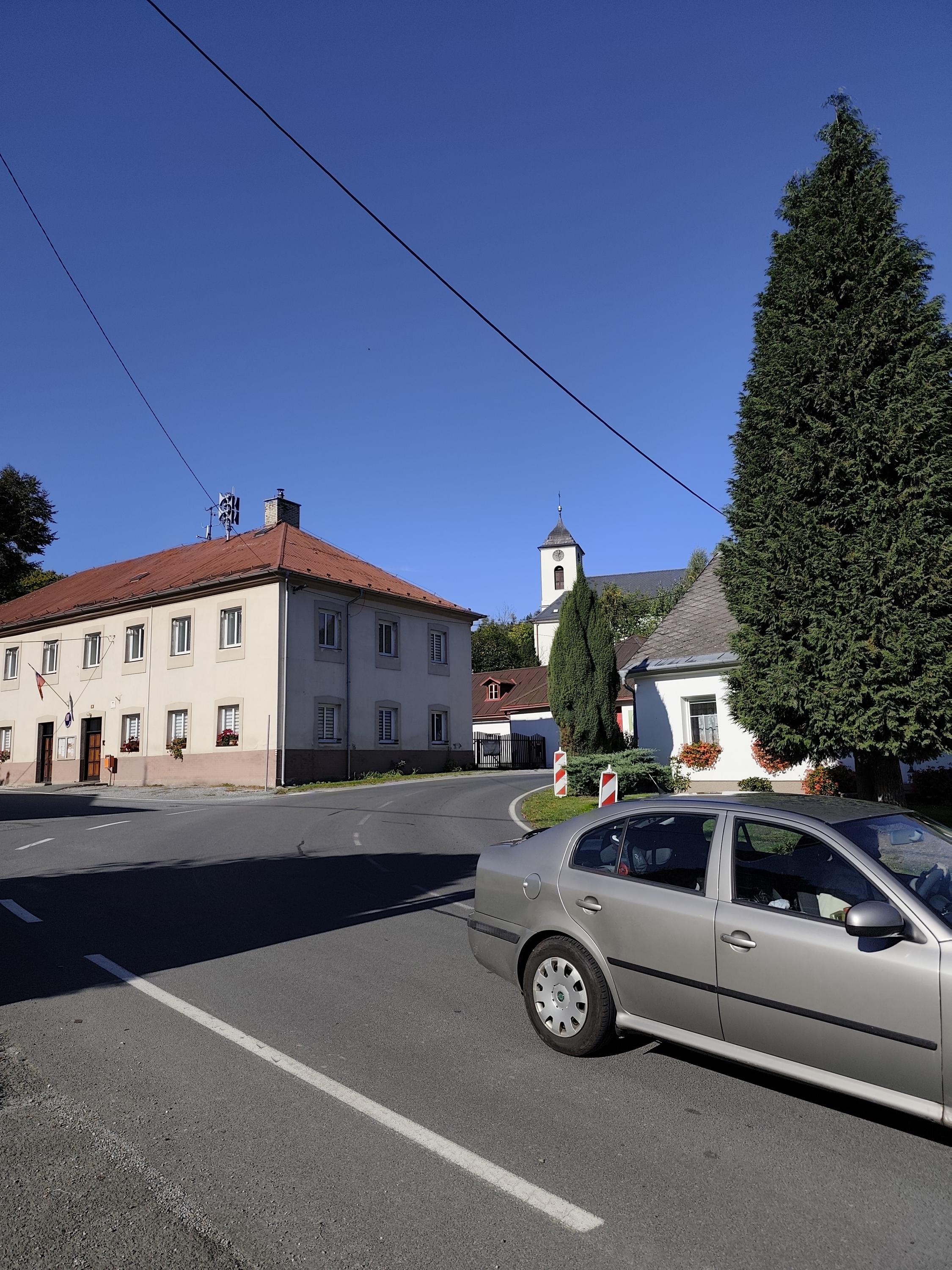 Petrovice - obecní úřad foto 1