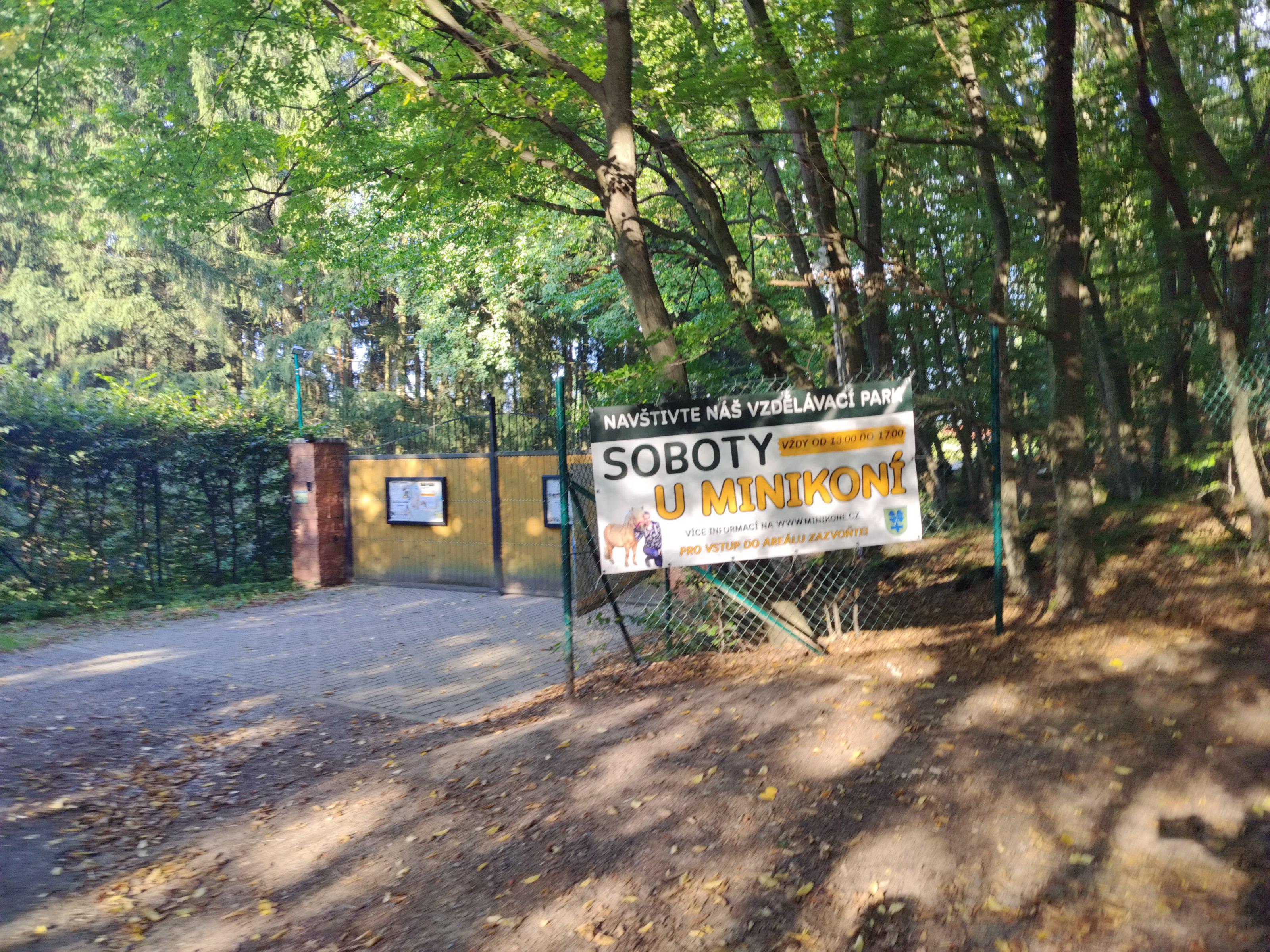 PRZECHWOZD jezdecká stáj