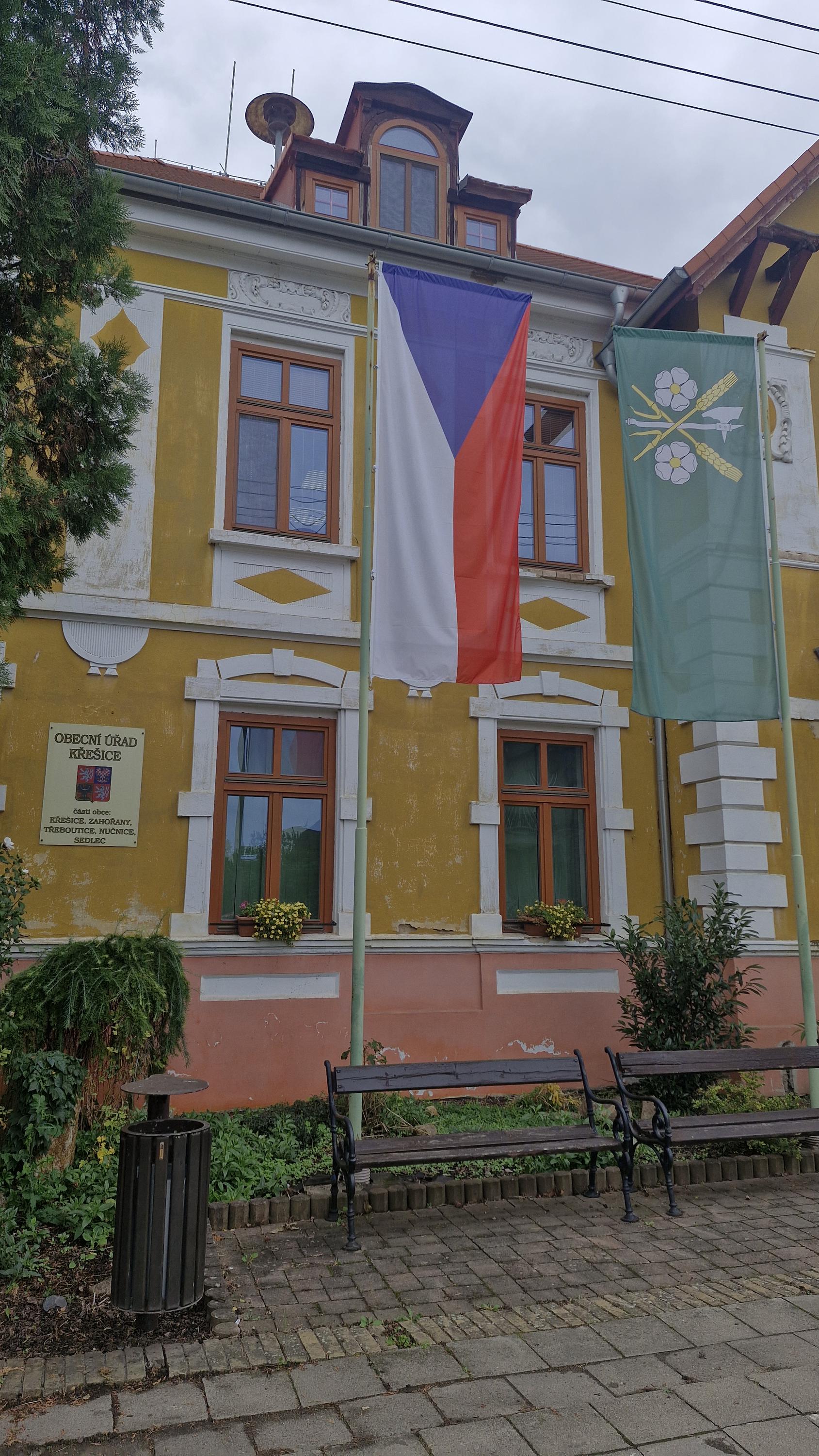 Křešice - obecní úřad foto 5