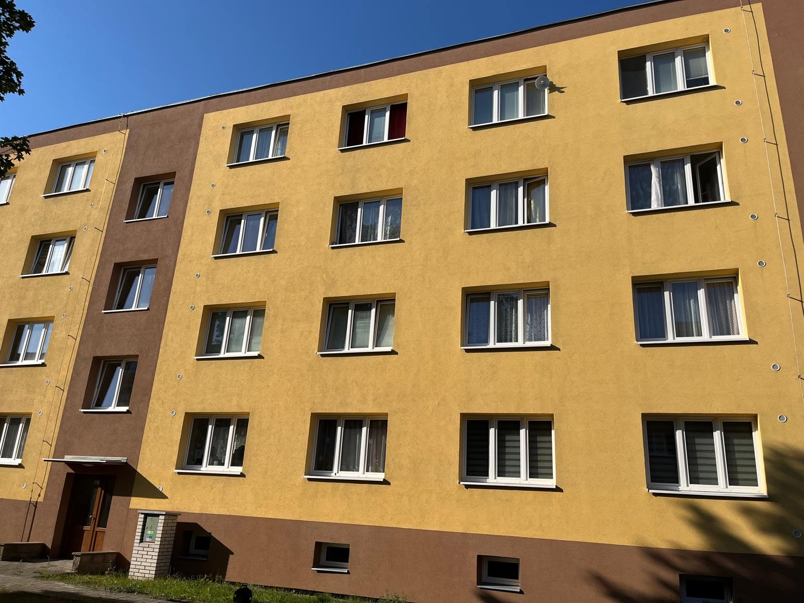 cistenistrech.eu - čištění střech, fasád a dlažeb