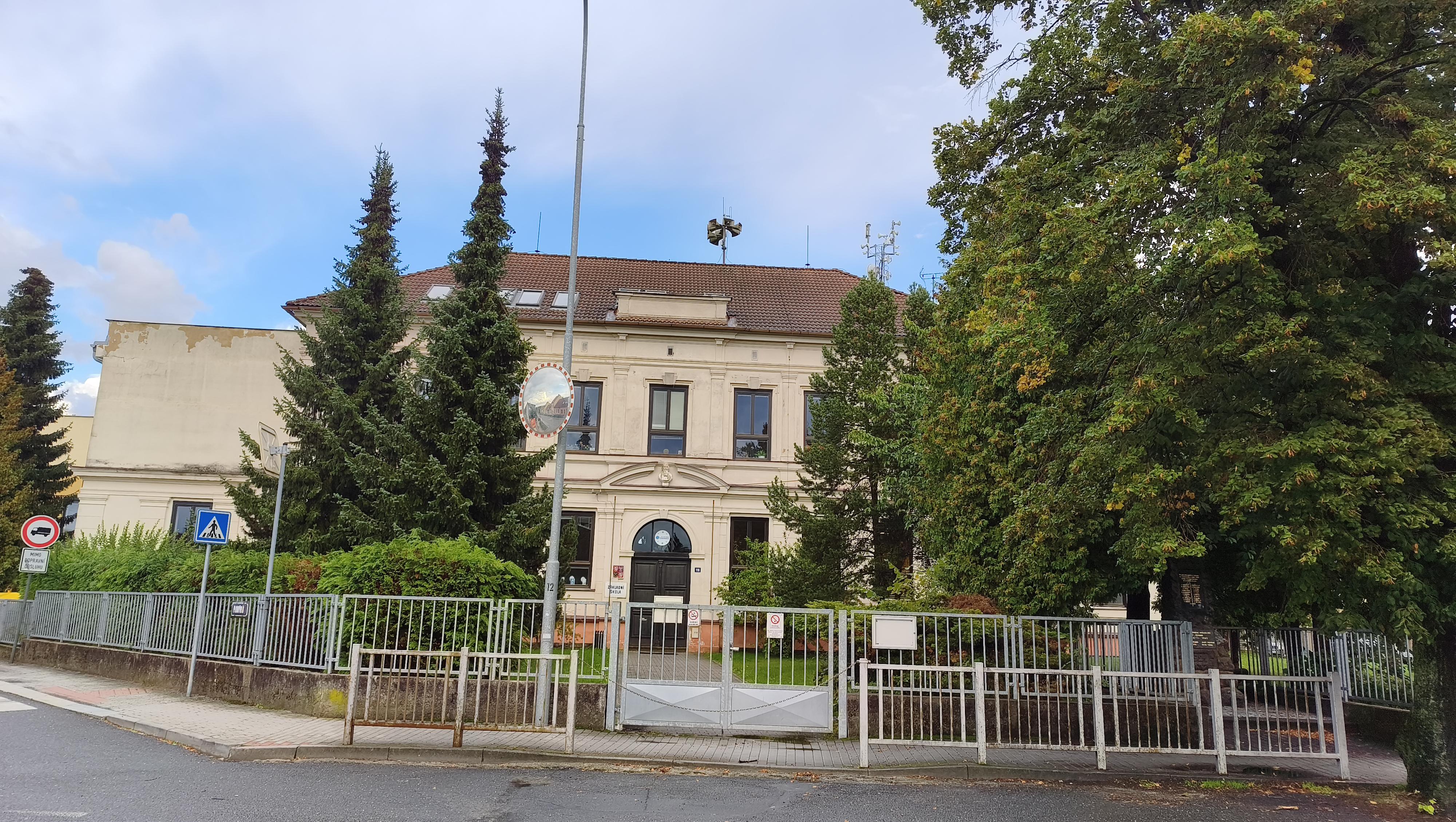 Základní škola a Mateřská škola Tábor, Čekanice, Průběžná 116 foto 3