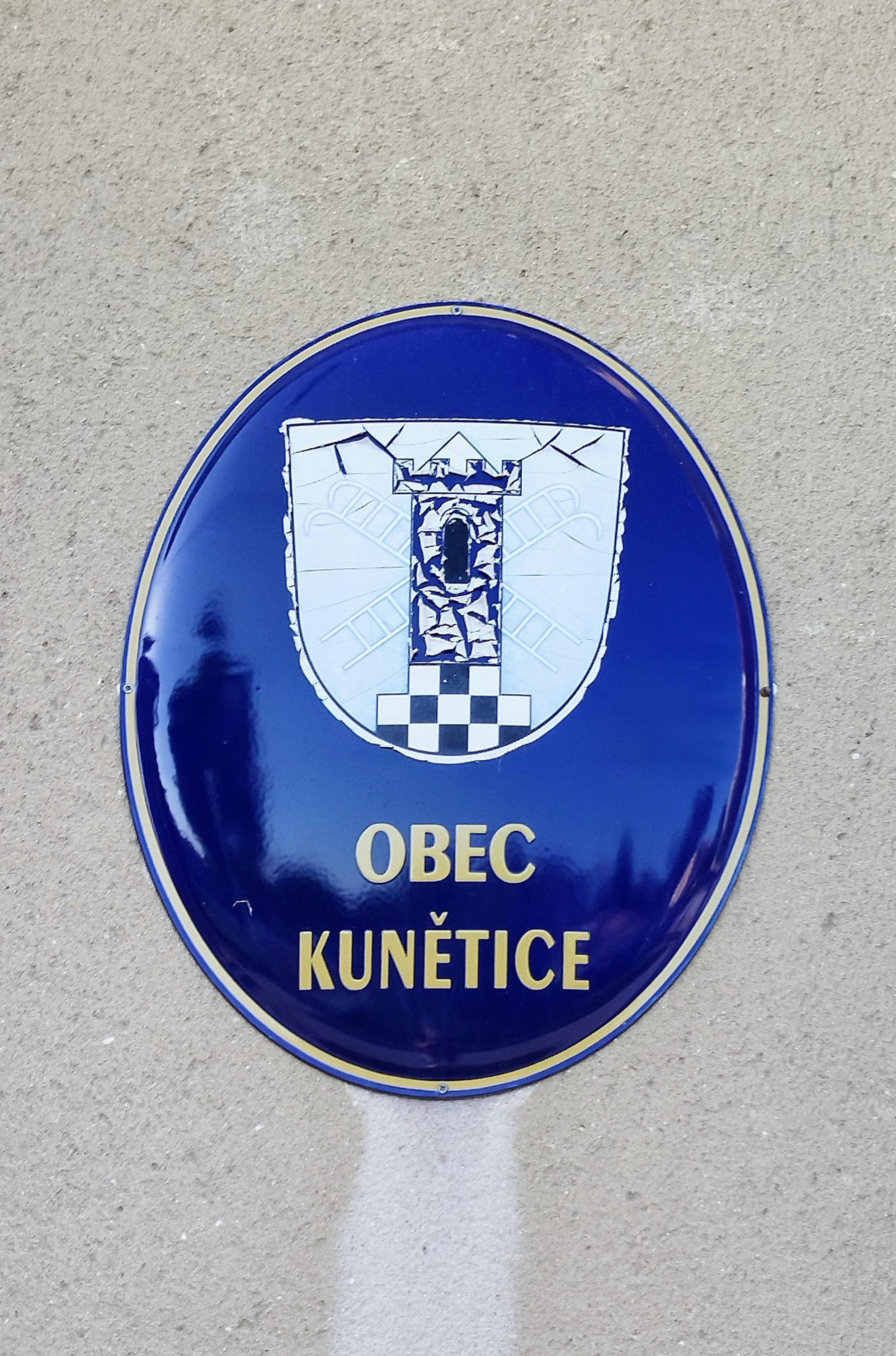 Kunětice - obecní úřad foto 5