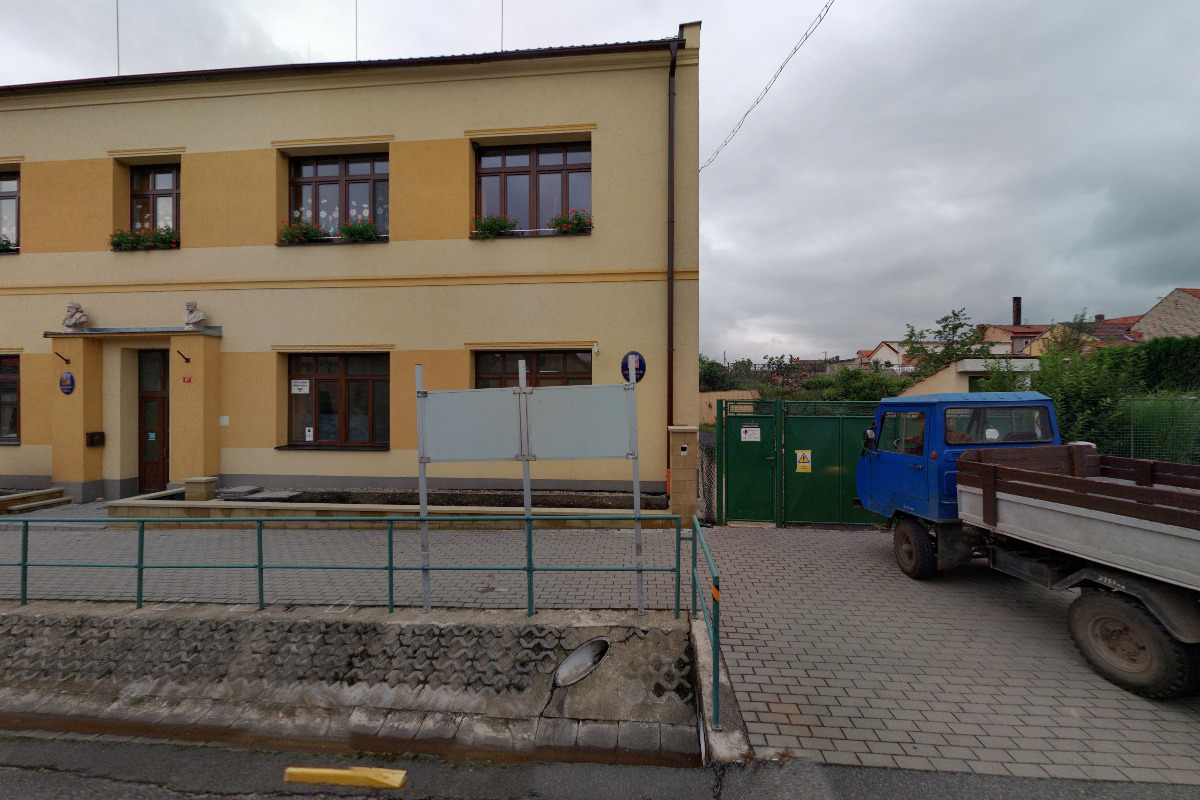 Liblice - obecní úřad foto 5