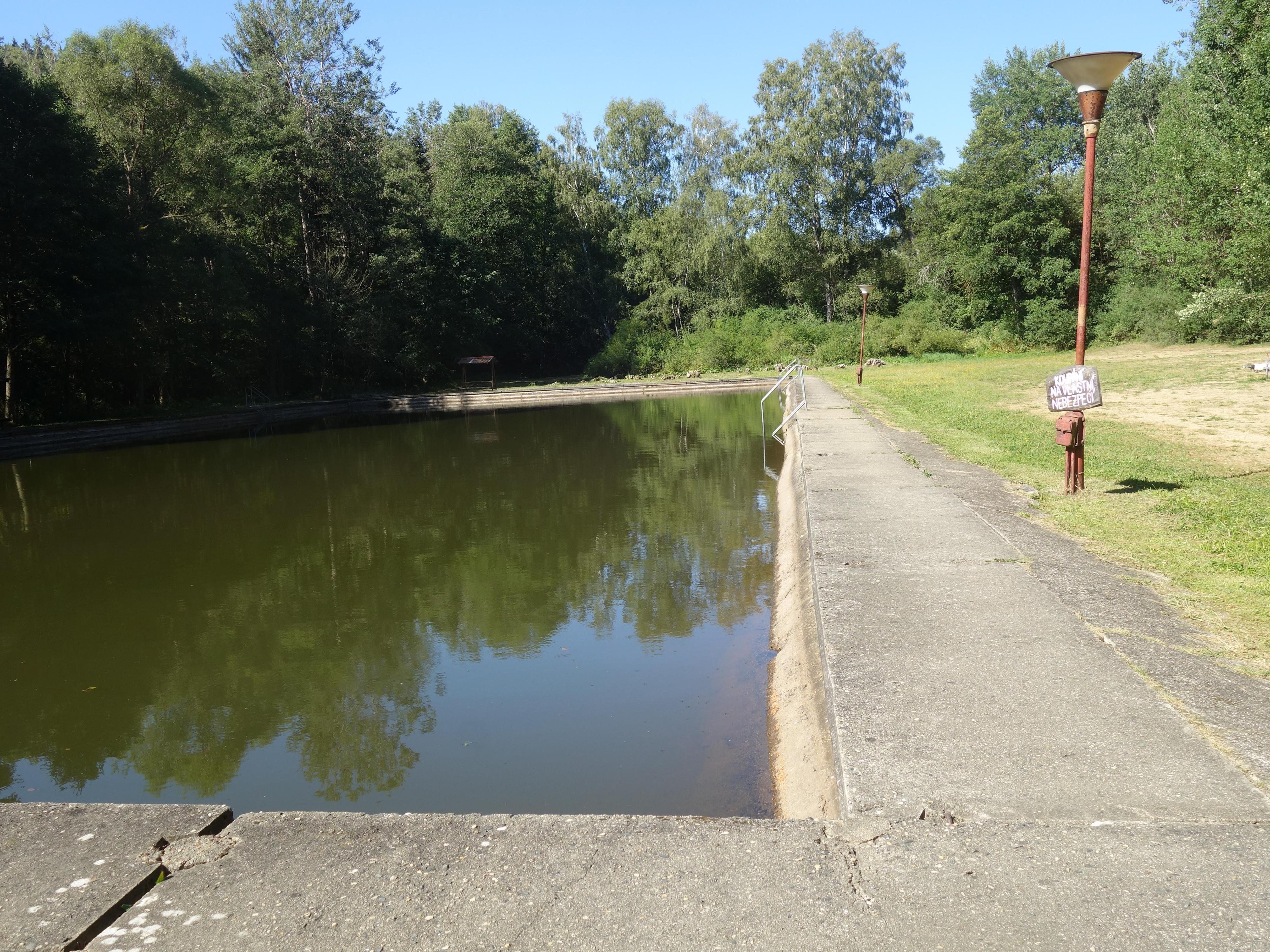 Přírodní koupaliště Křivce foto 6