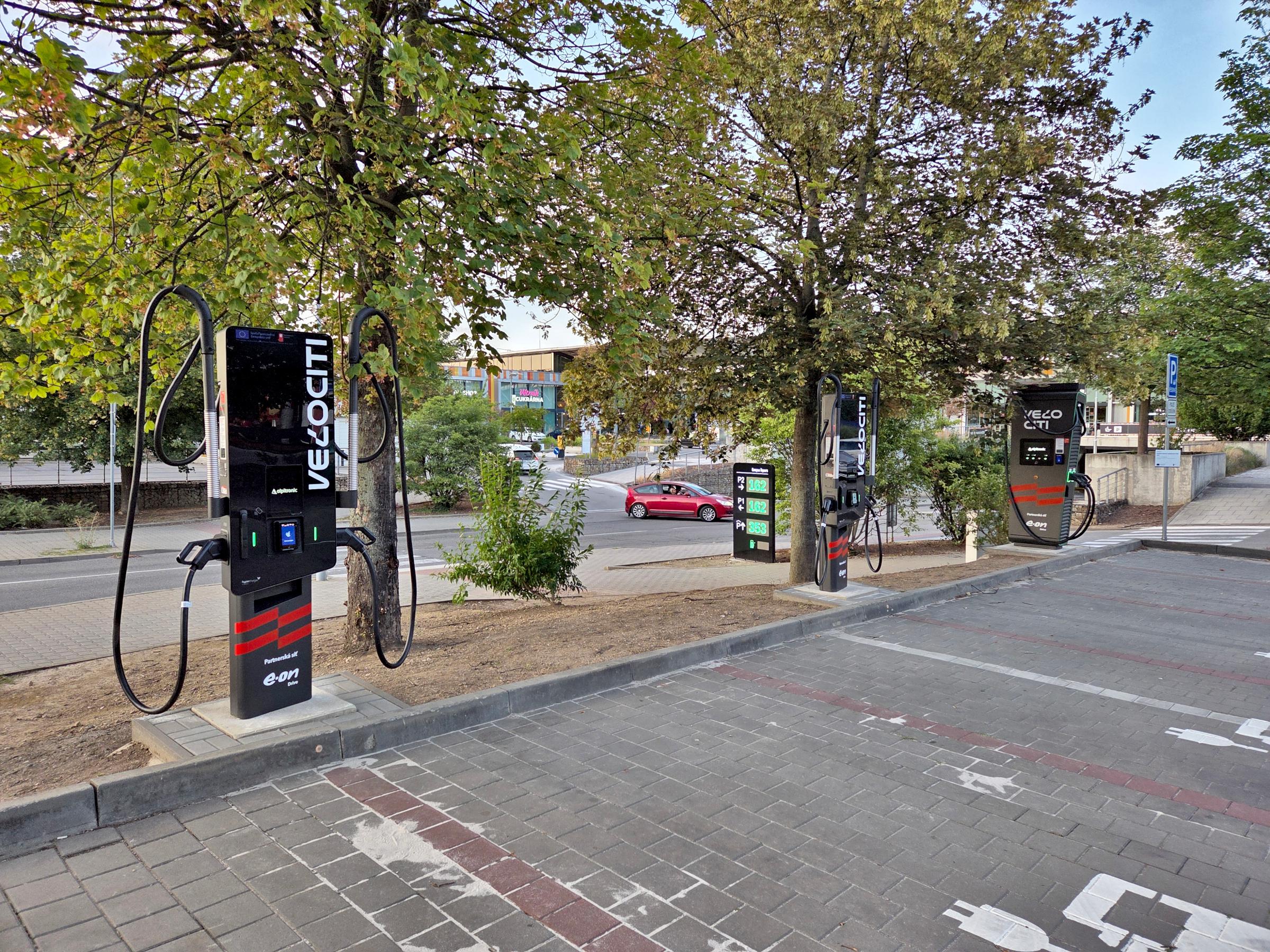 Nabíjecí stanice pro elektromobily Netroufalky