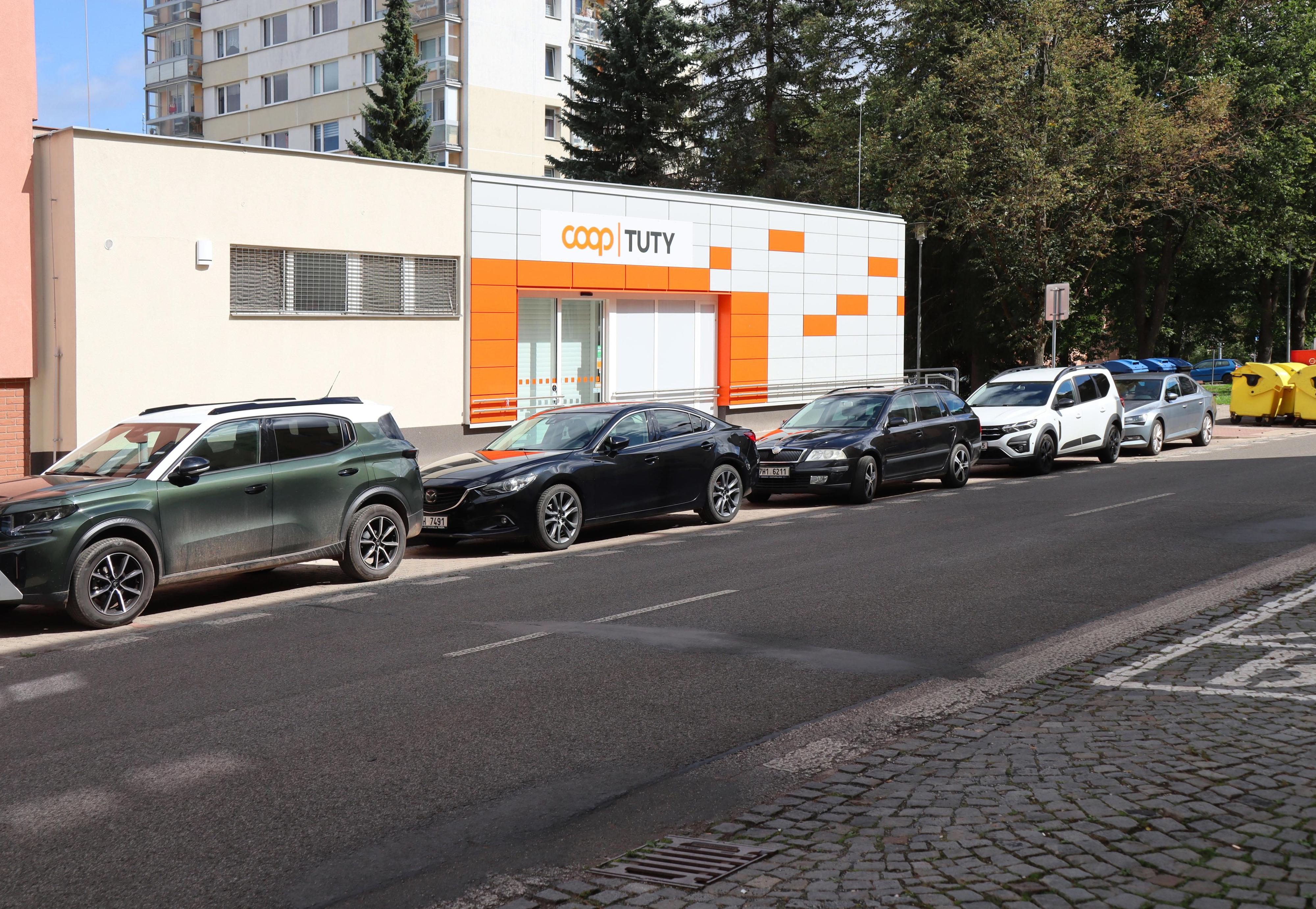 COOP Dvůr Králové n. L., družstvo foto 4