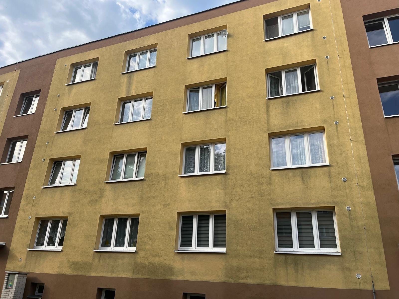 cistenistrech.eu - čištění střech, fasád a dlažeb