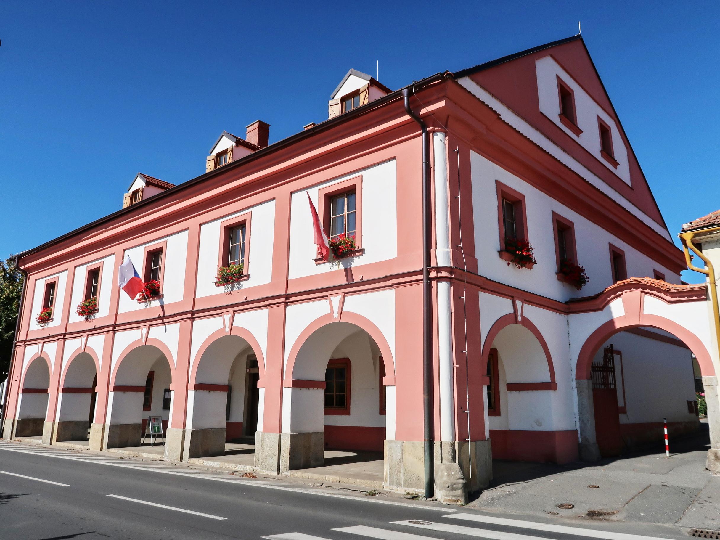 Lysá nad Labem - městský úřad foto 2