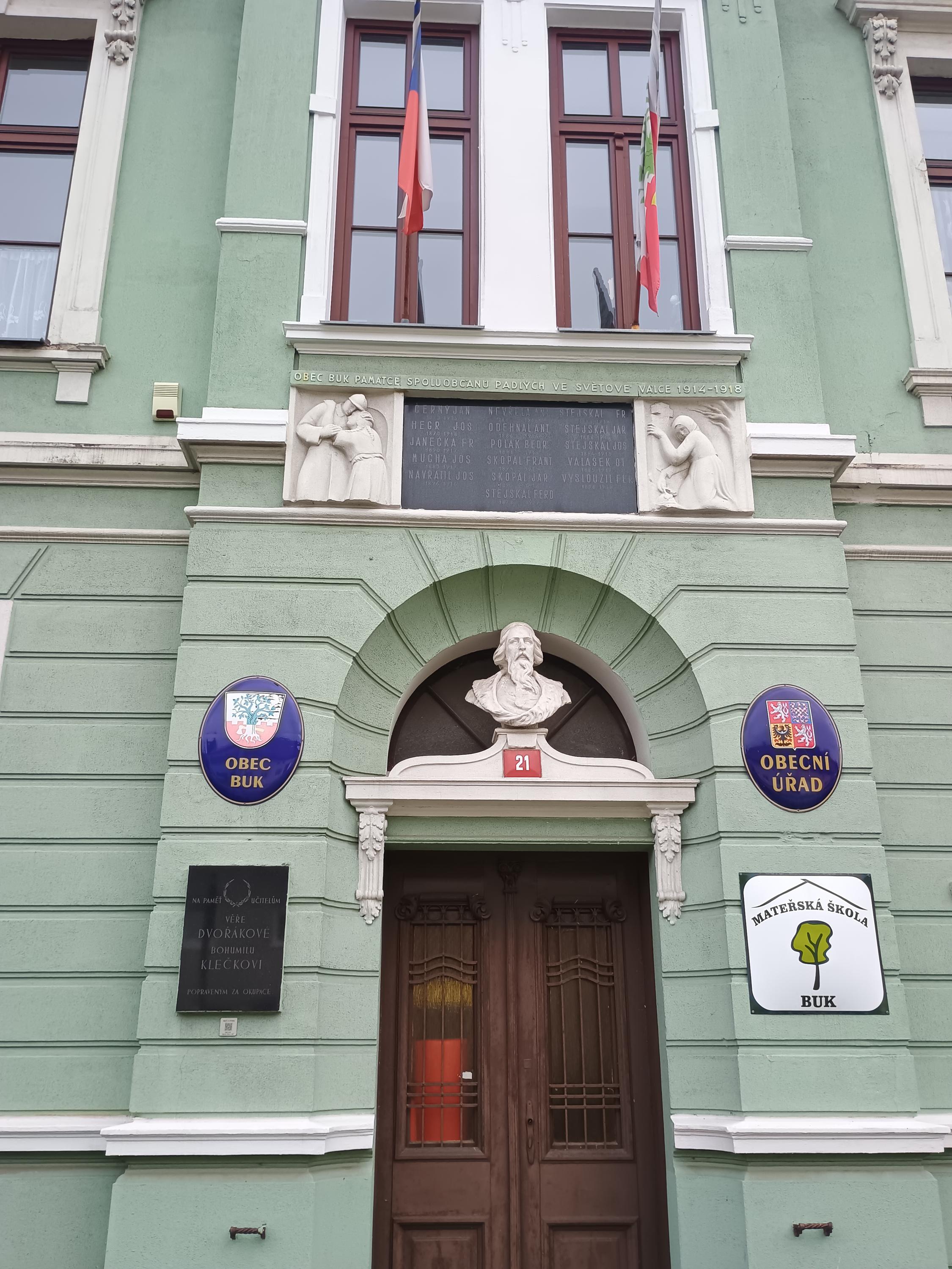 Buk - obecní úřad foto 3