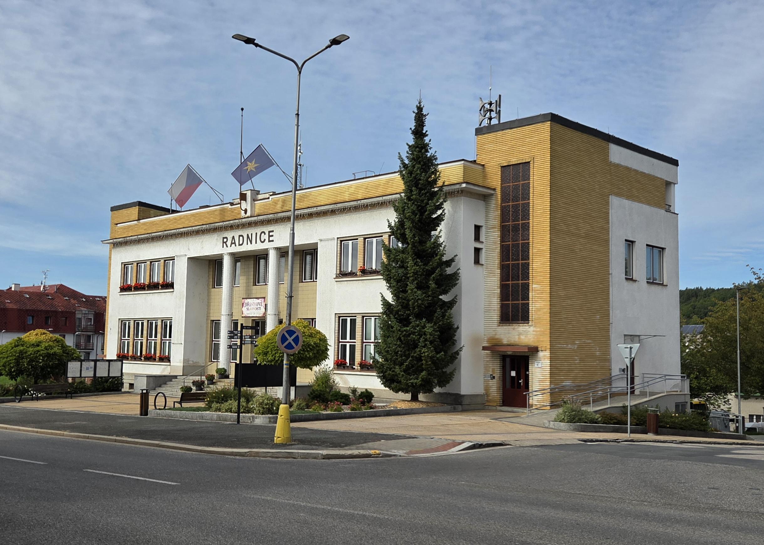 Česká Skalice - městský úřad foto 3