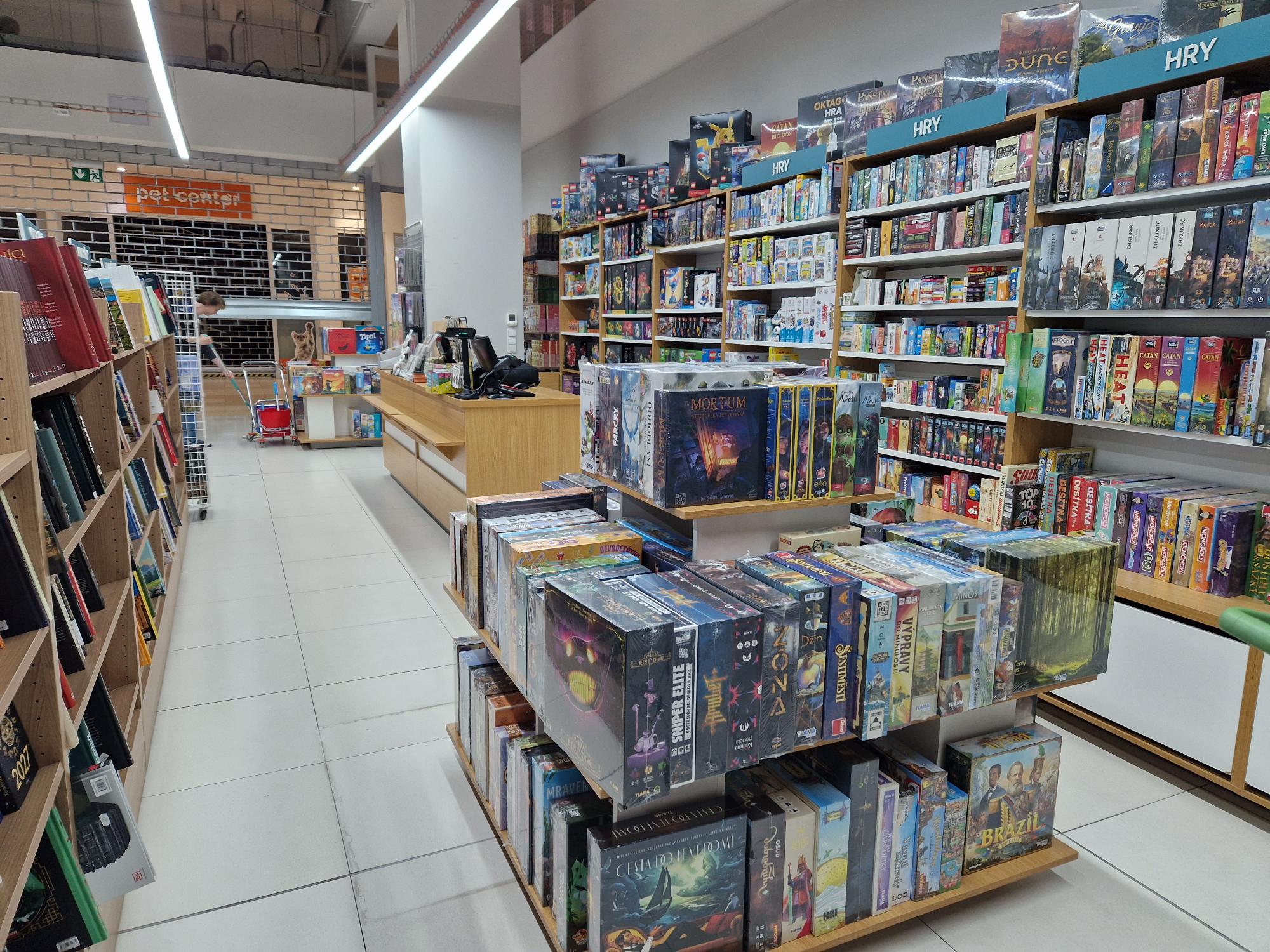 Knihkupectví LUXOR, Brno Globus foto 2