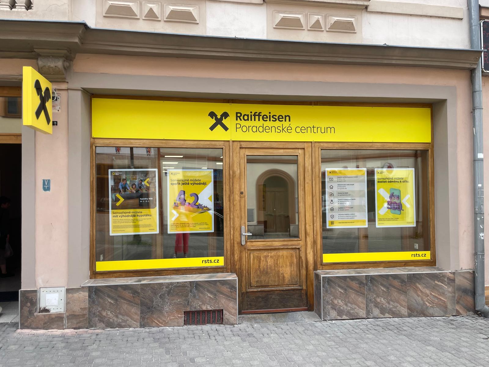 Raiffeisen poradenské centrum foto 2