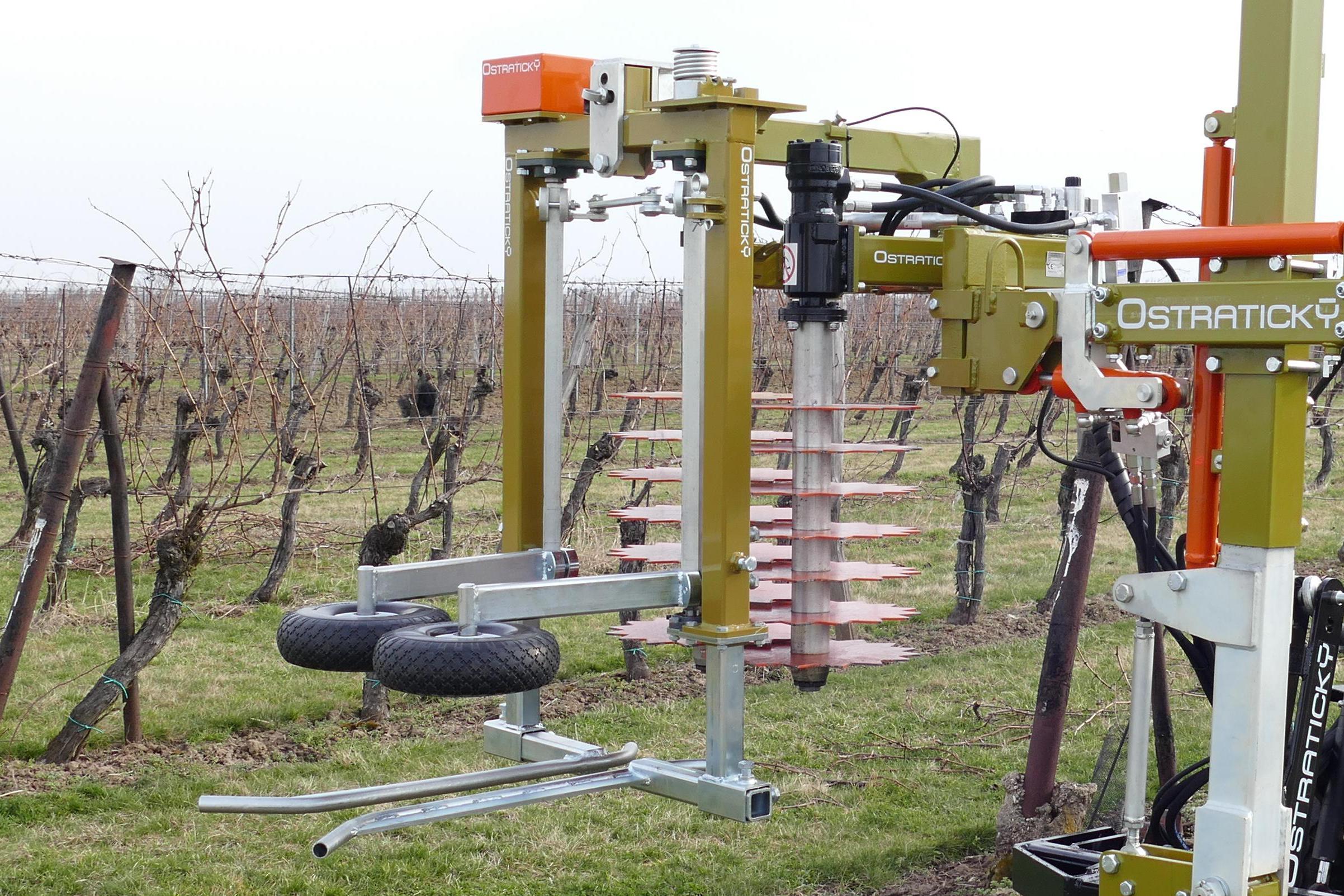 Předřezávače pro mechanizaci zimního řezu vinic