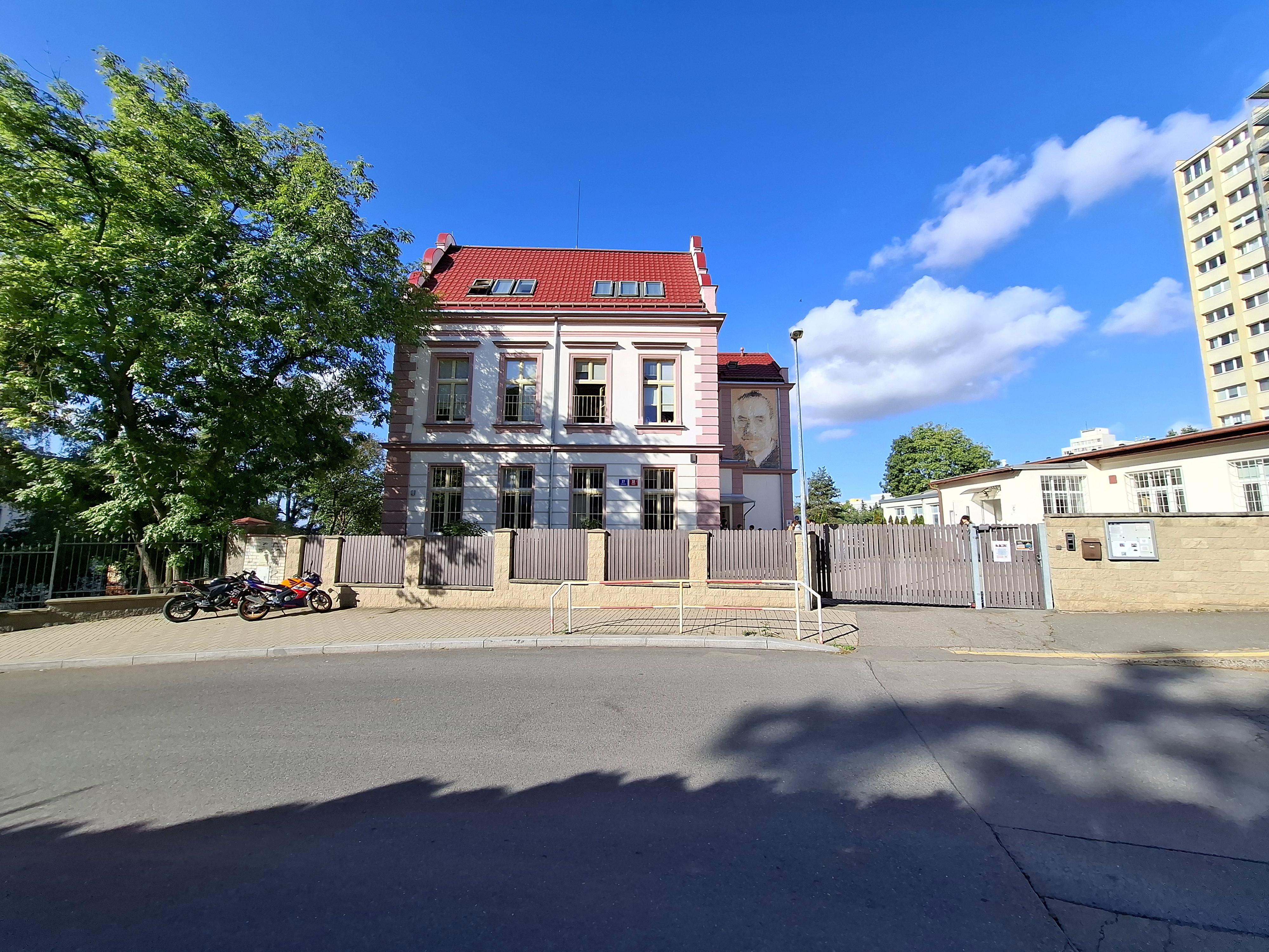 Gymnázium Thomase Manna, z.ú.