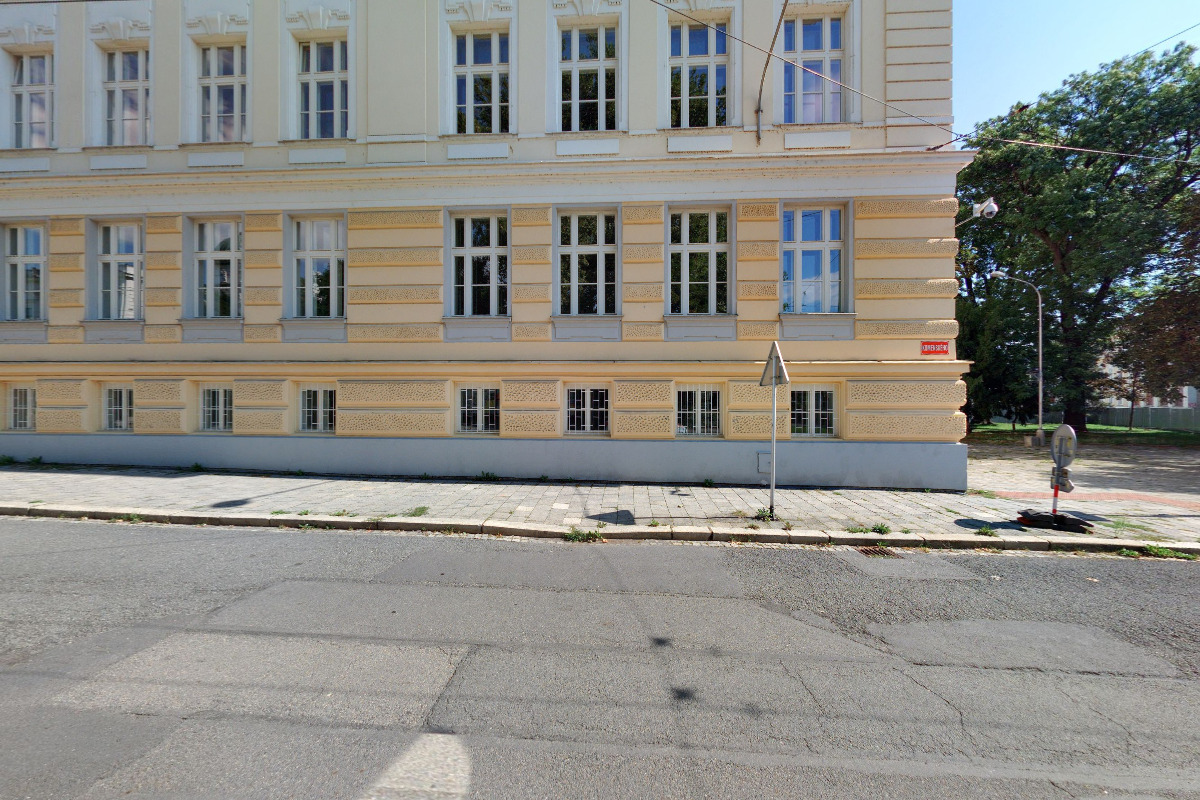 Mendelovo gymnázium Opava - Školní jídelna foto 2