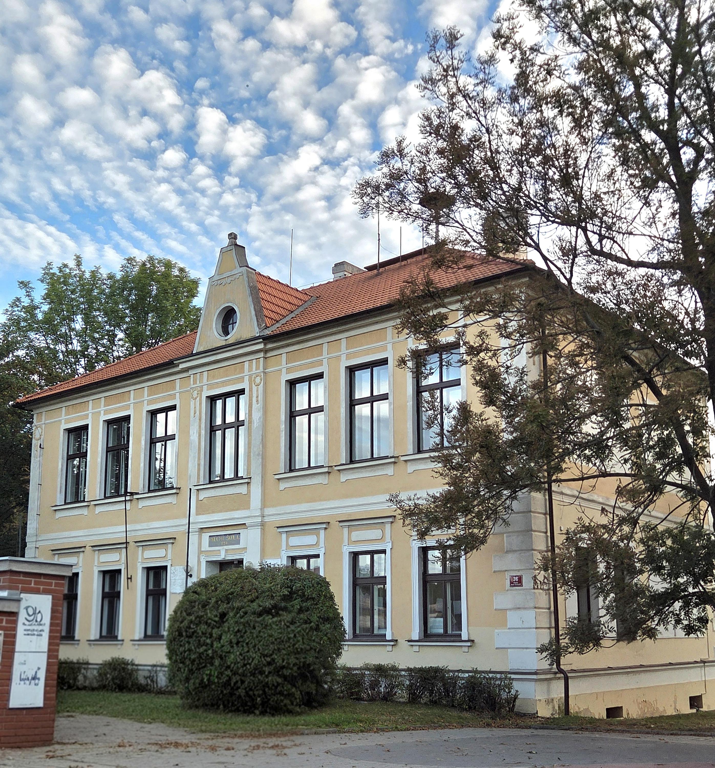 Základní škola Dolní Měcholupy foto 4