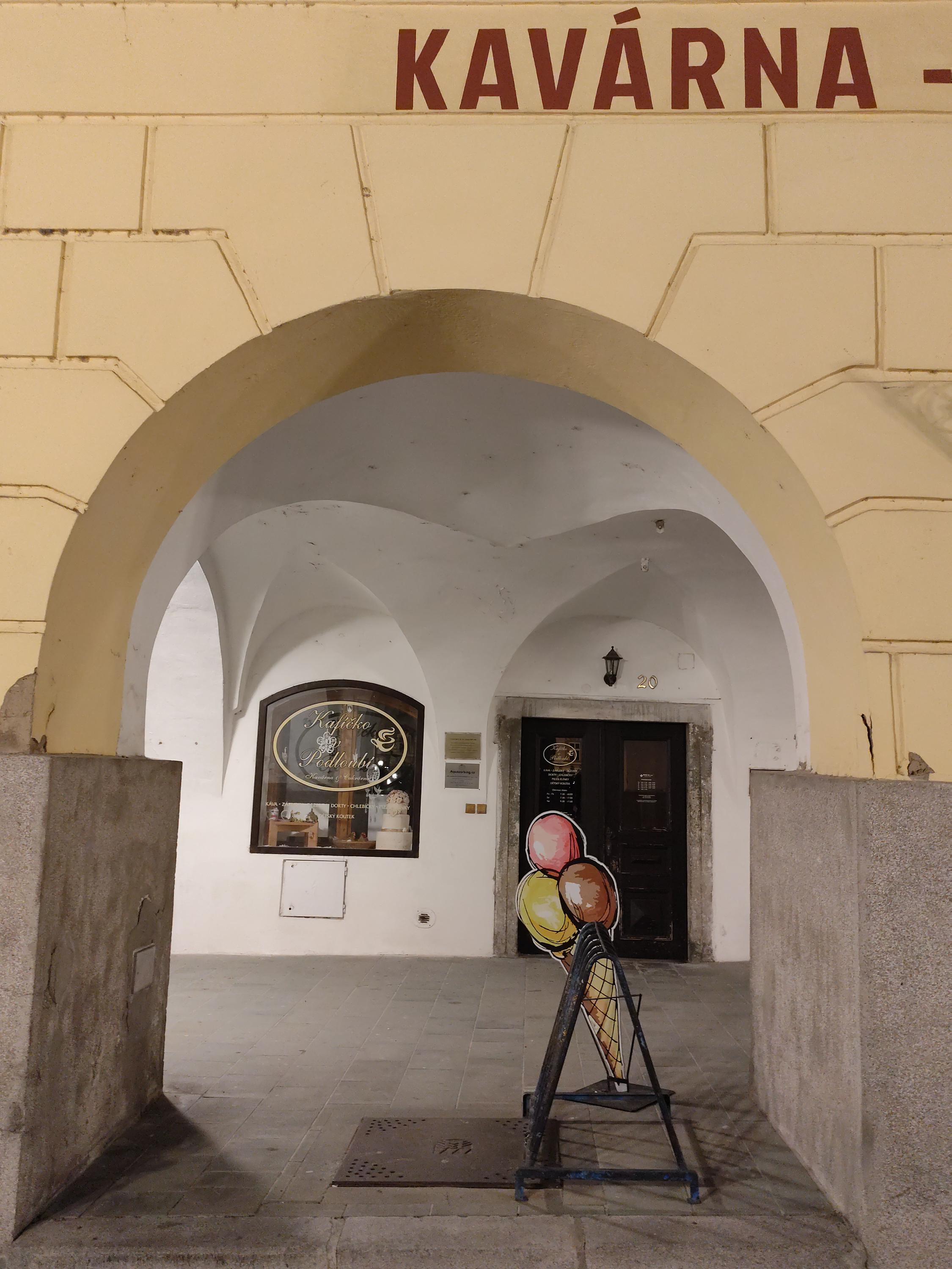 Kafíčko v Podloubí foto 2