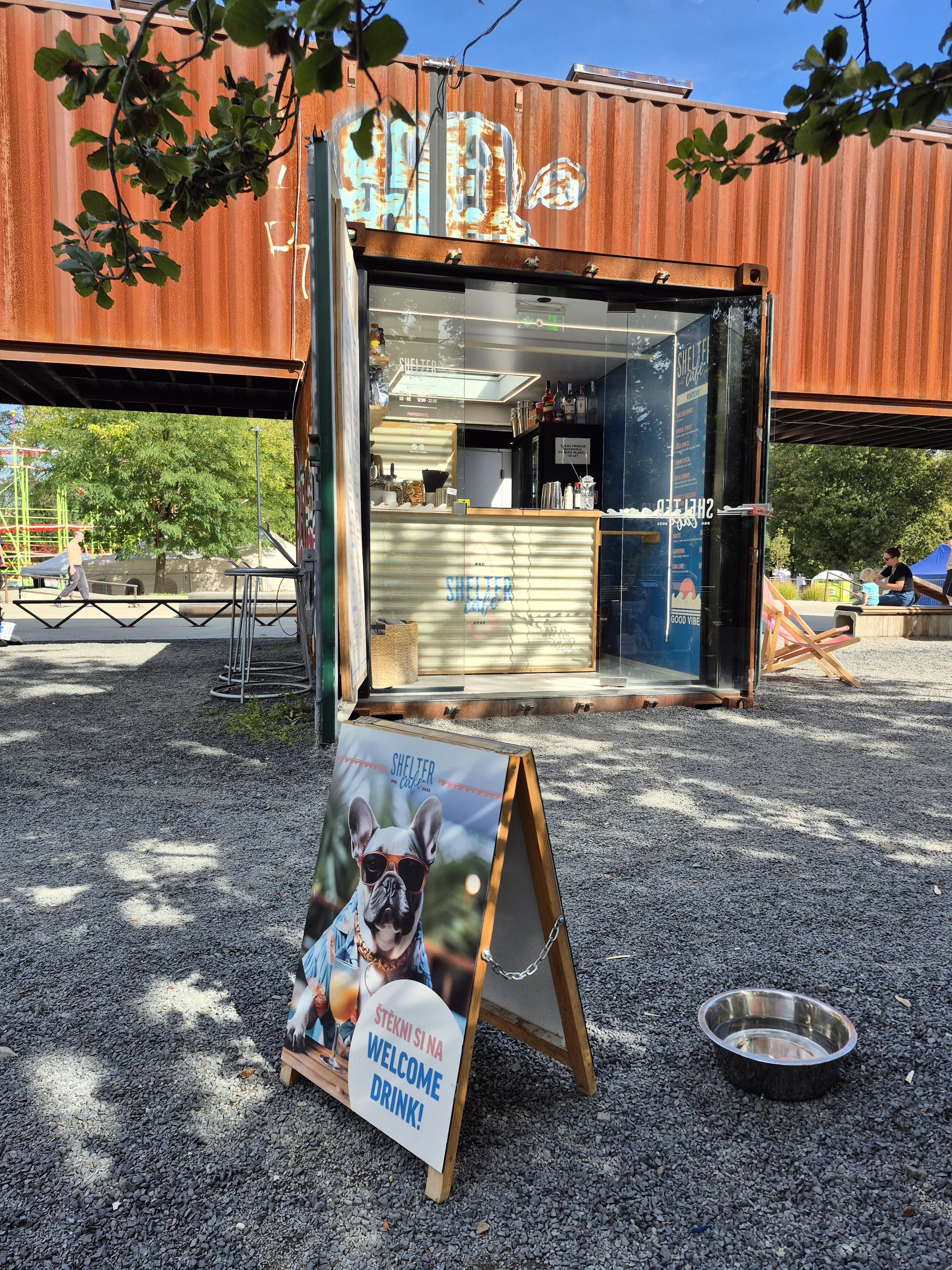 Shelter cafe foto 4