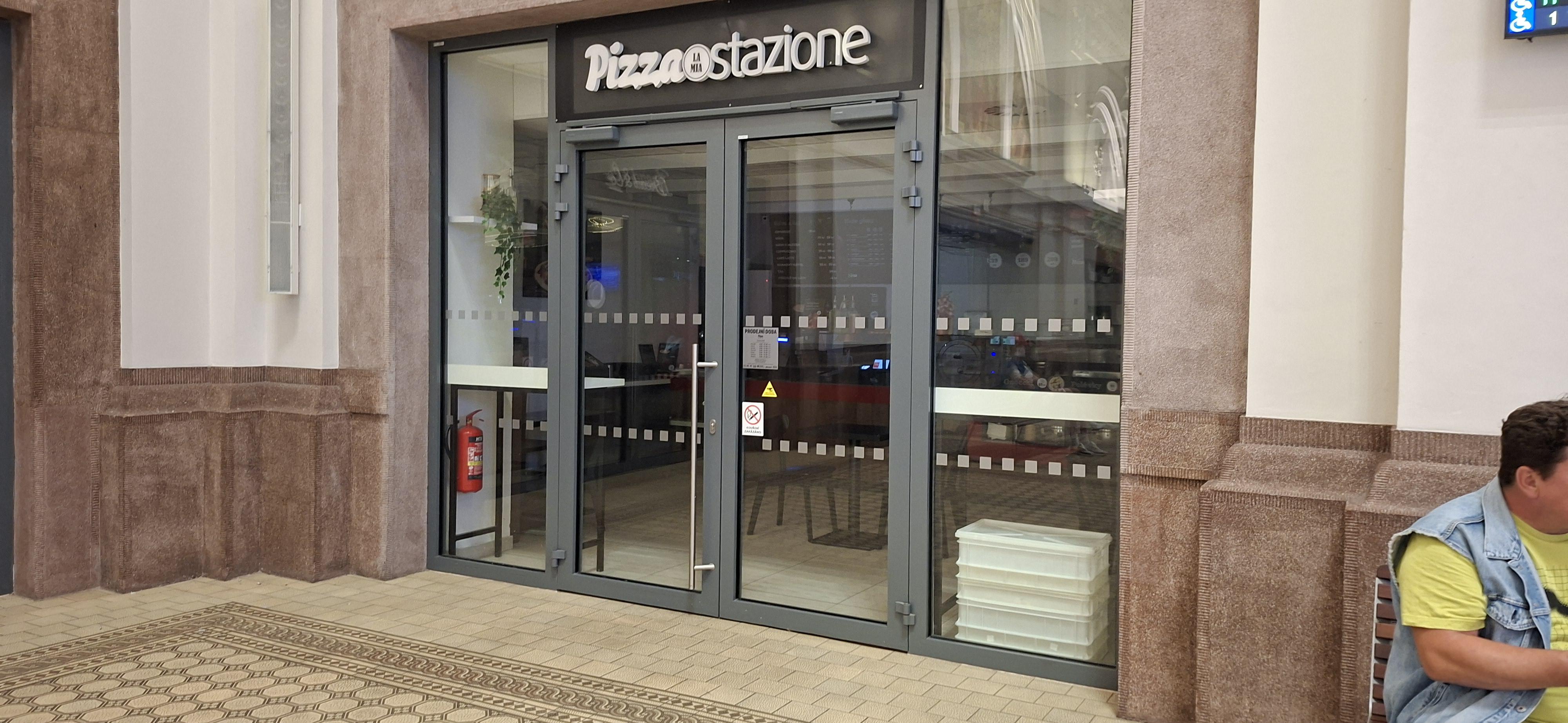 Pizza Lamia stazione foto 3