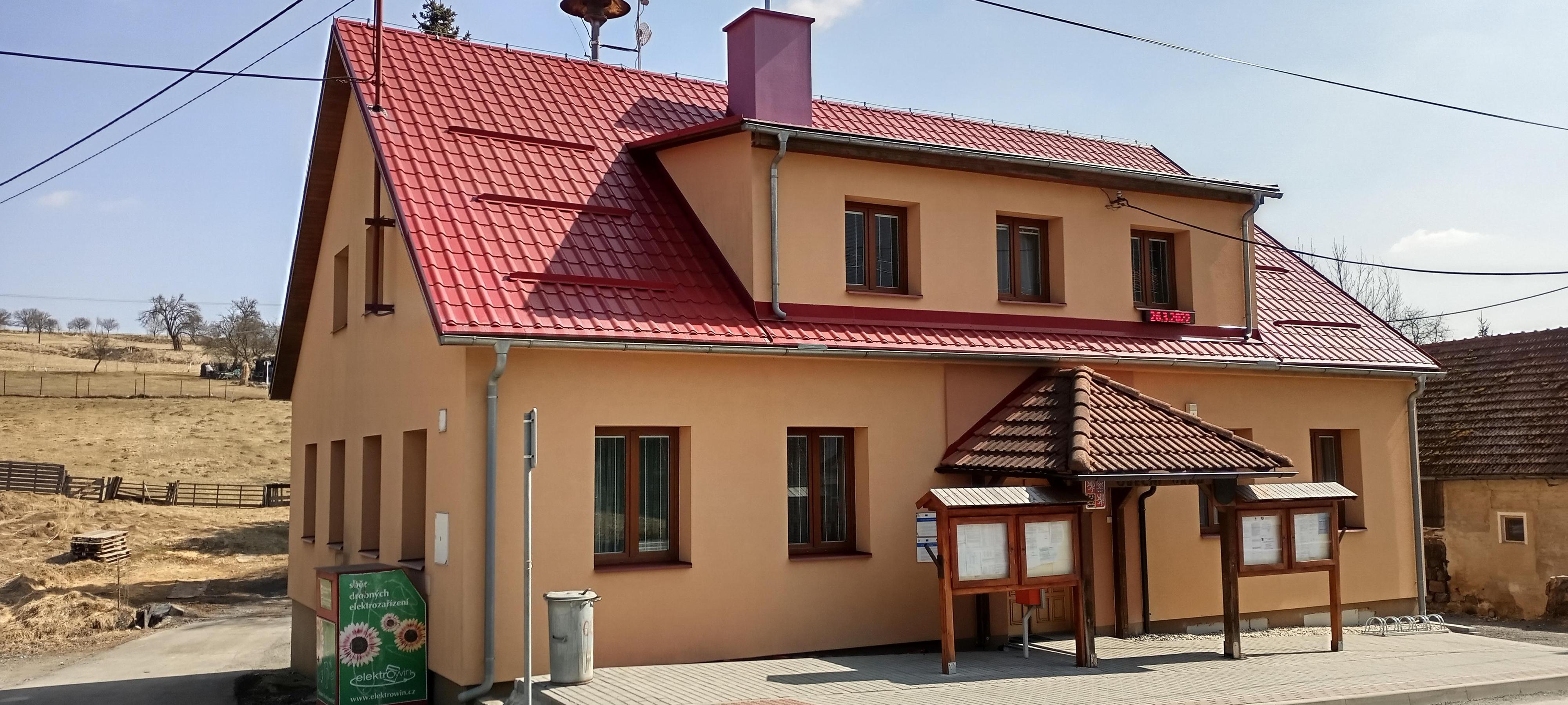 Lačnov - obecní úřad foto 3