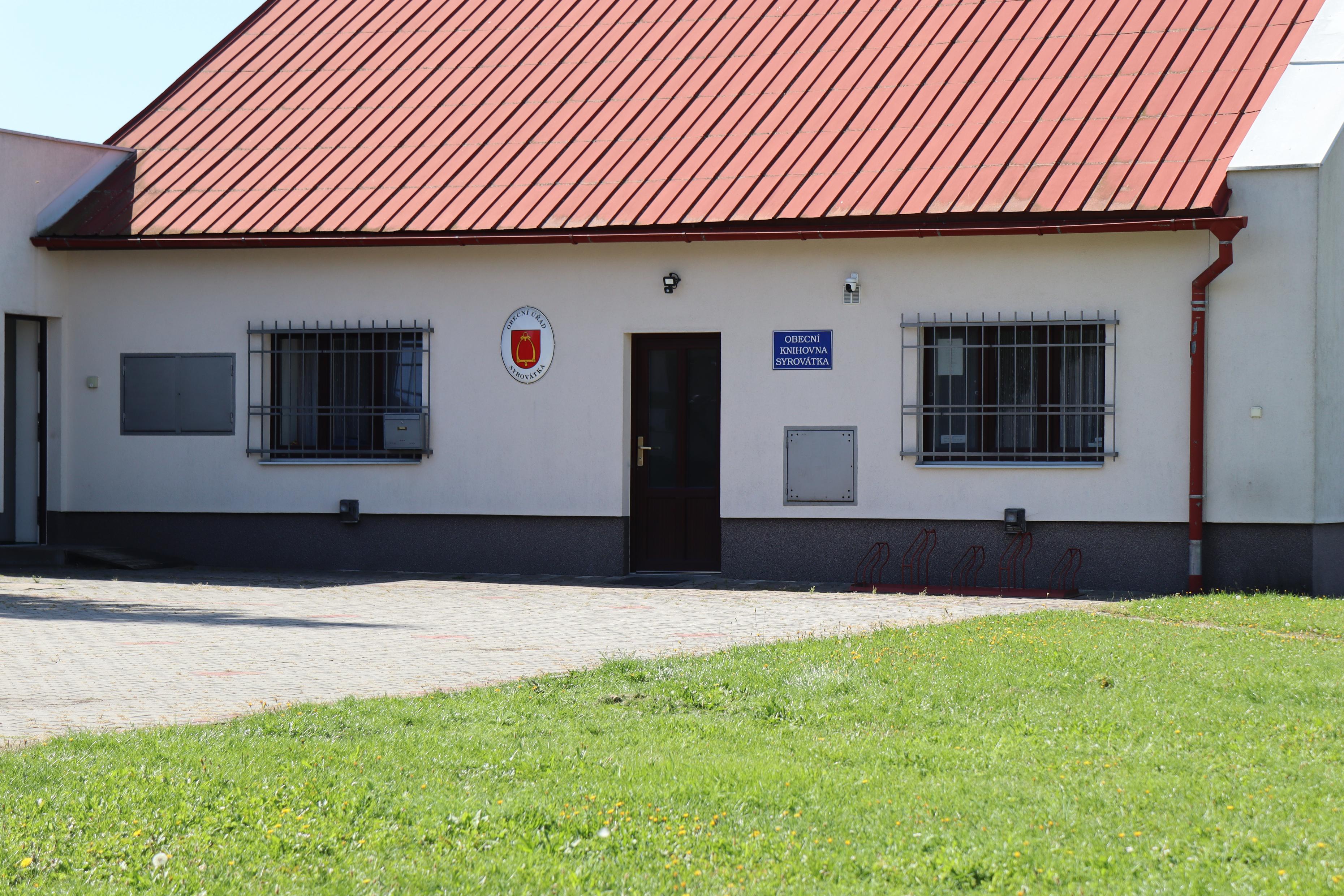 Syrovátka - obecní úřad foto 4