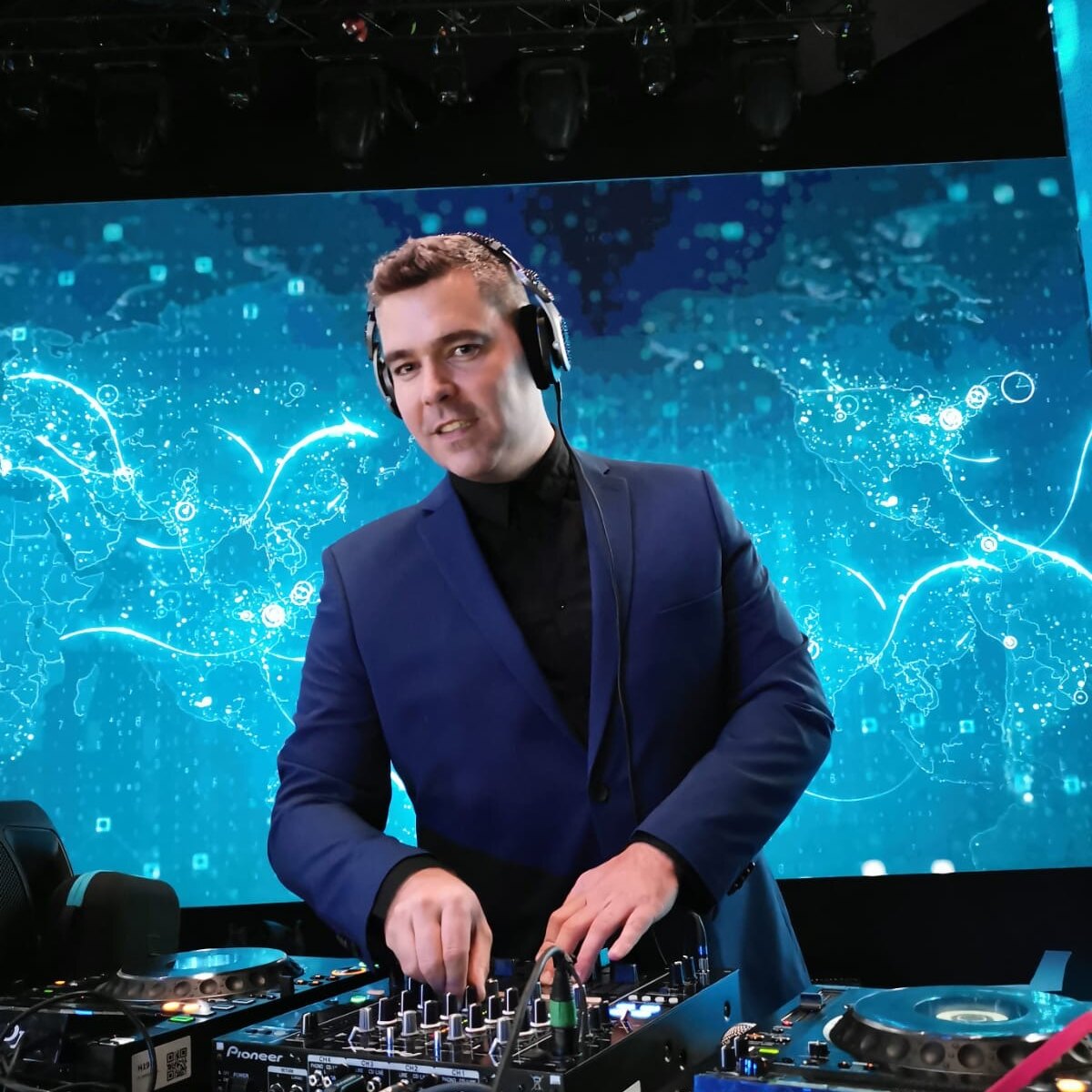 Ondra Vodný — moderátor a DJ foto 4