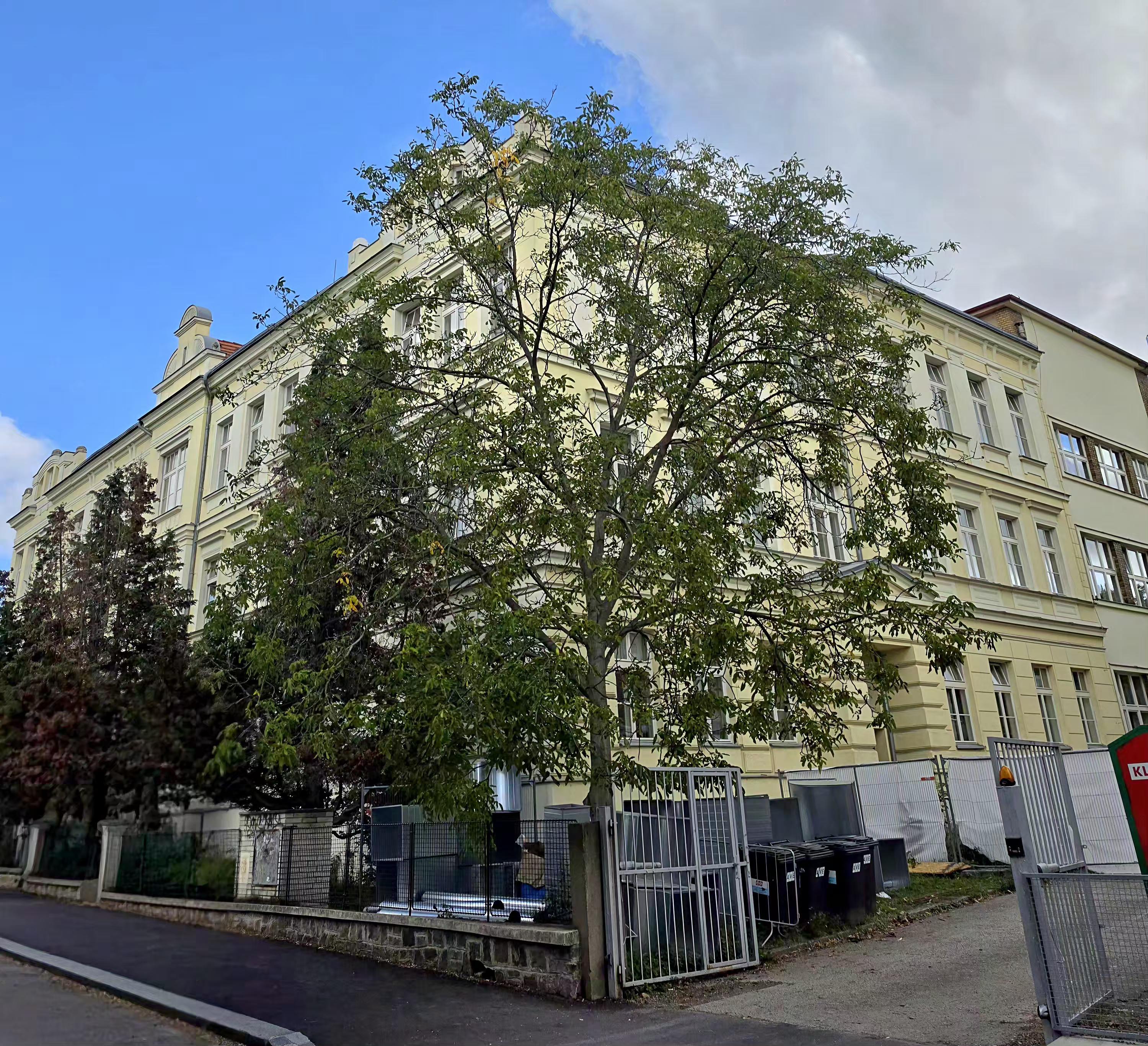 Bezpečnostně právní akademie, , střední škola, s.r.o. foto 2