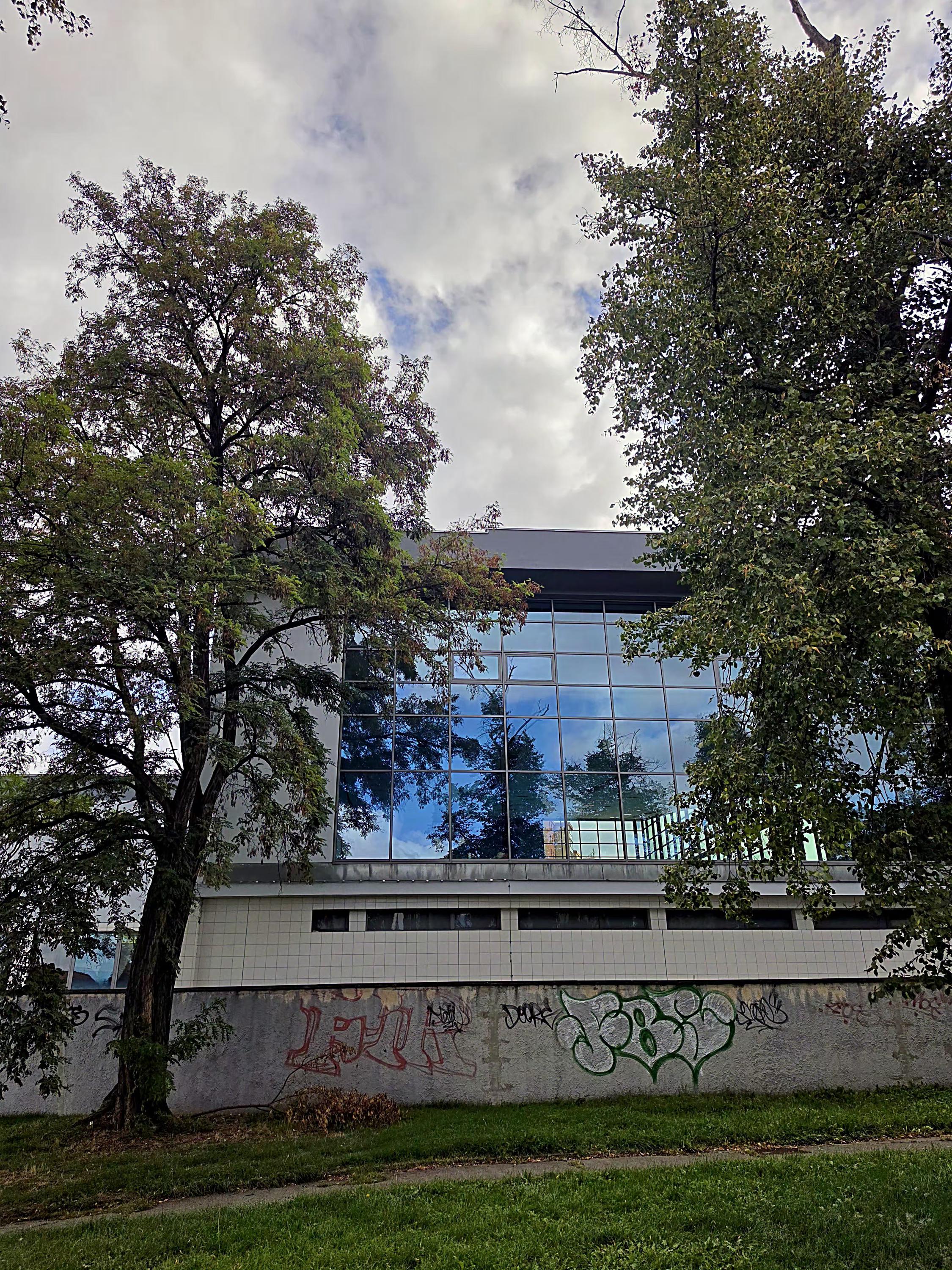 Plavecký a sportovní areál Hloubětín foto 4