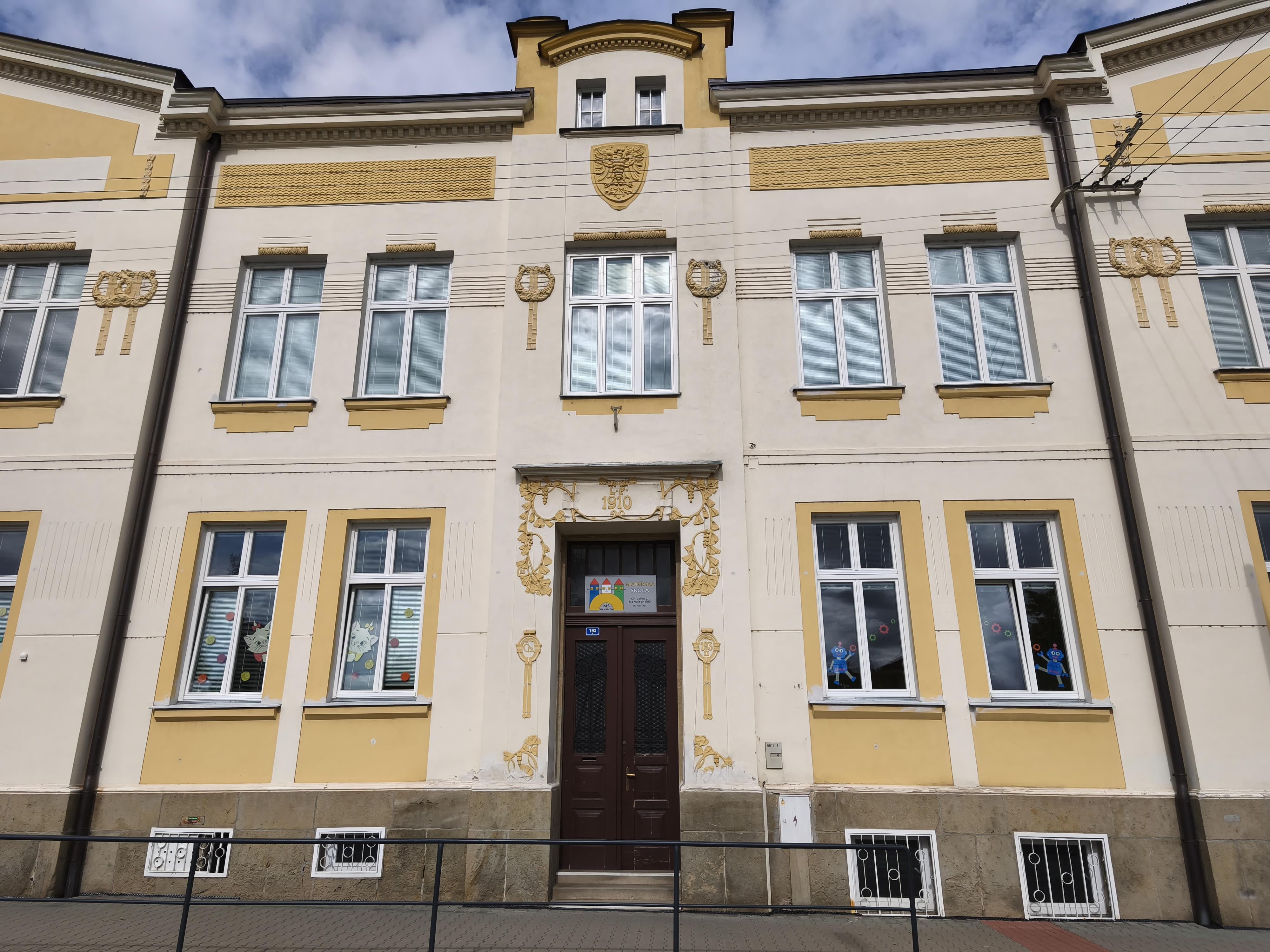 Mateřská škola, Chrudim 2, Na Valech 693 foto 2