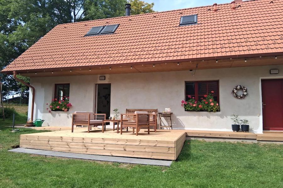 Dřevěné prvky a nábytek na zahradu