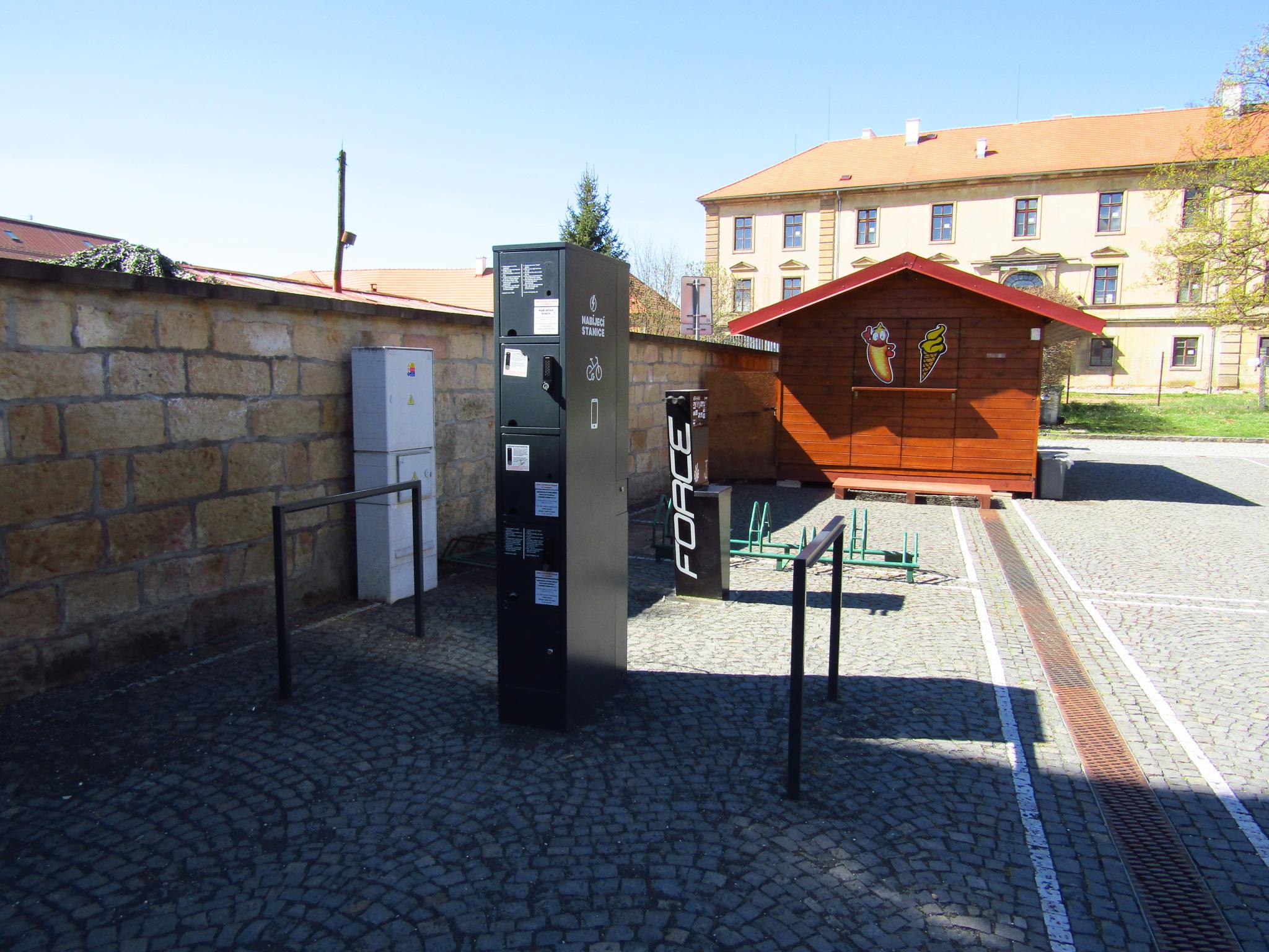 Nabíjecí stanice pro elektrokola a mobilní zařízení - Etron Czech s.r.o. foto 2