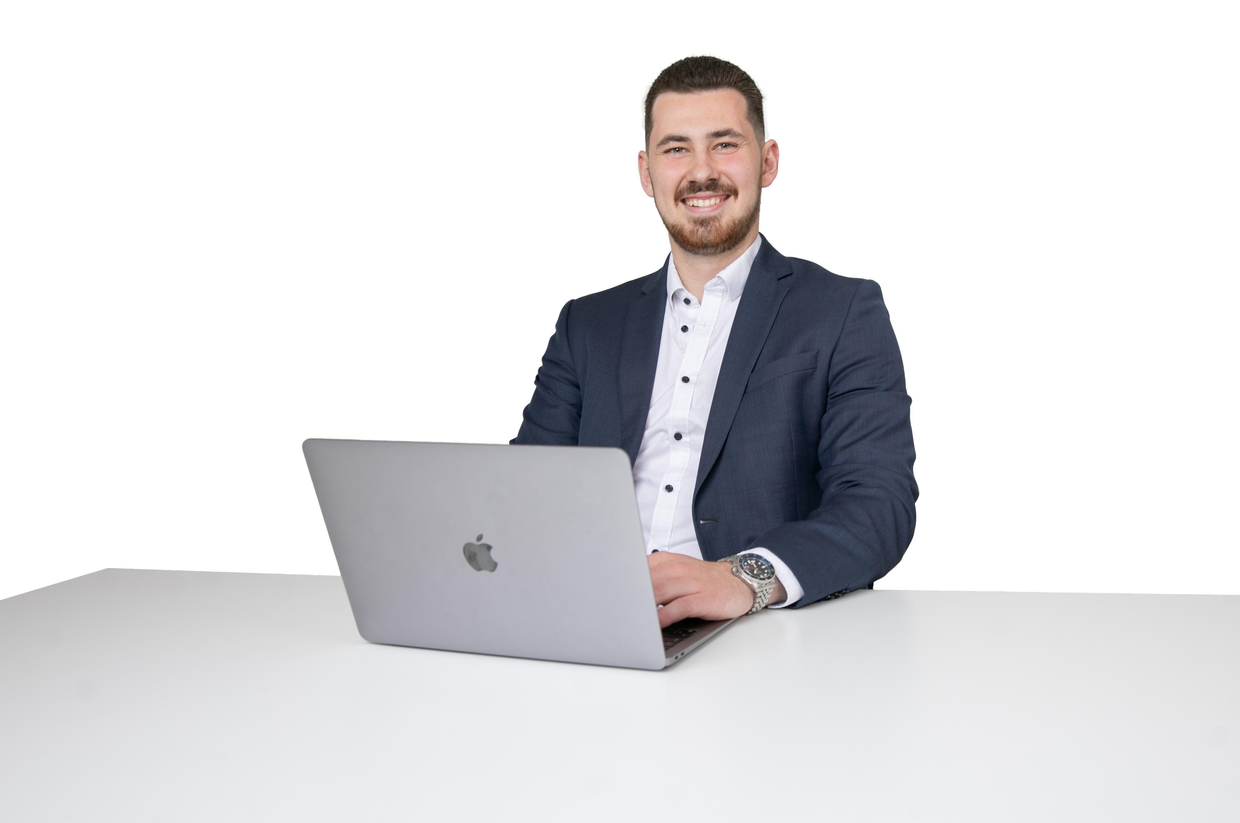 Realitní makléř Jakub Janatka foto 1