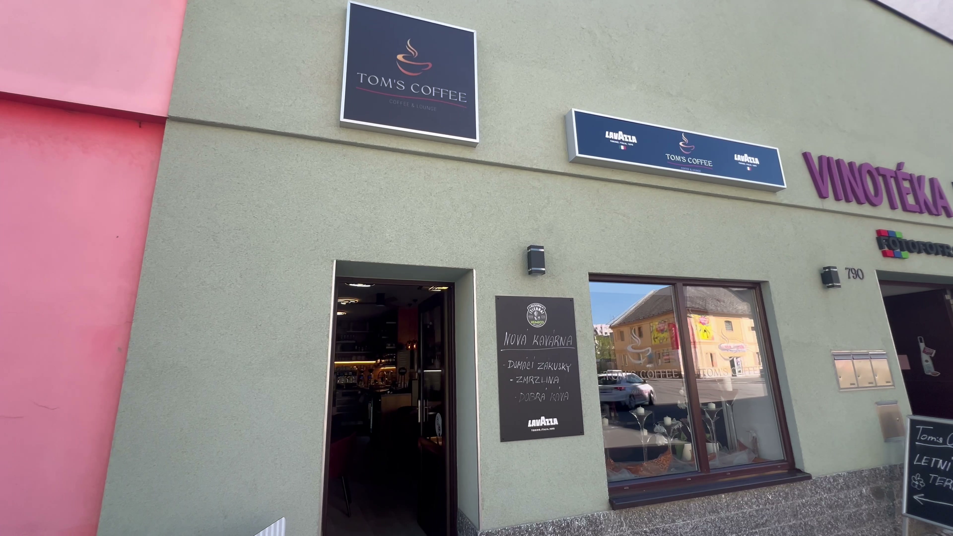 Tom's Coffee foto 2 (náhled videa)