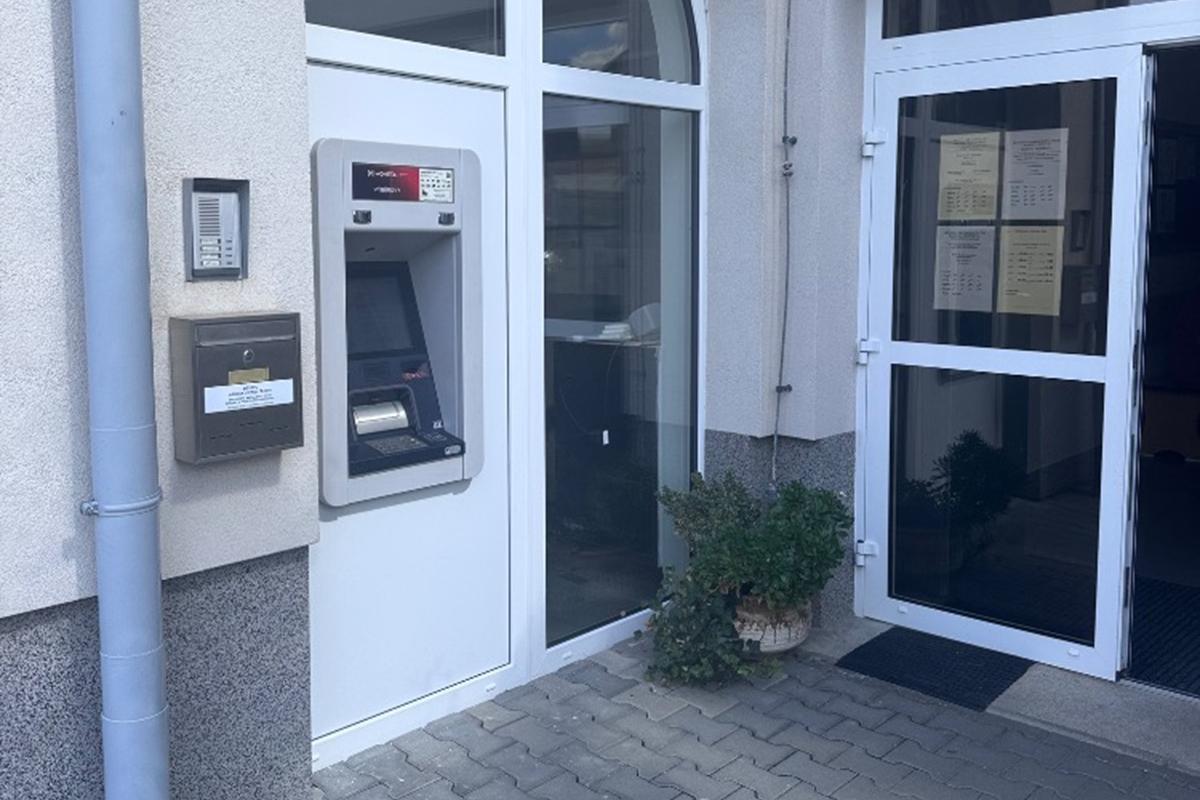 MONETA Bank bankomat