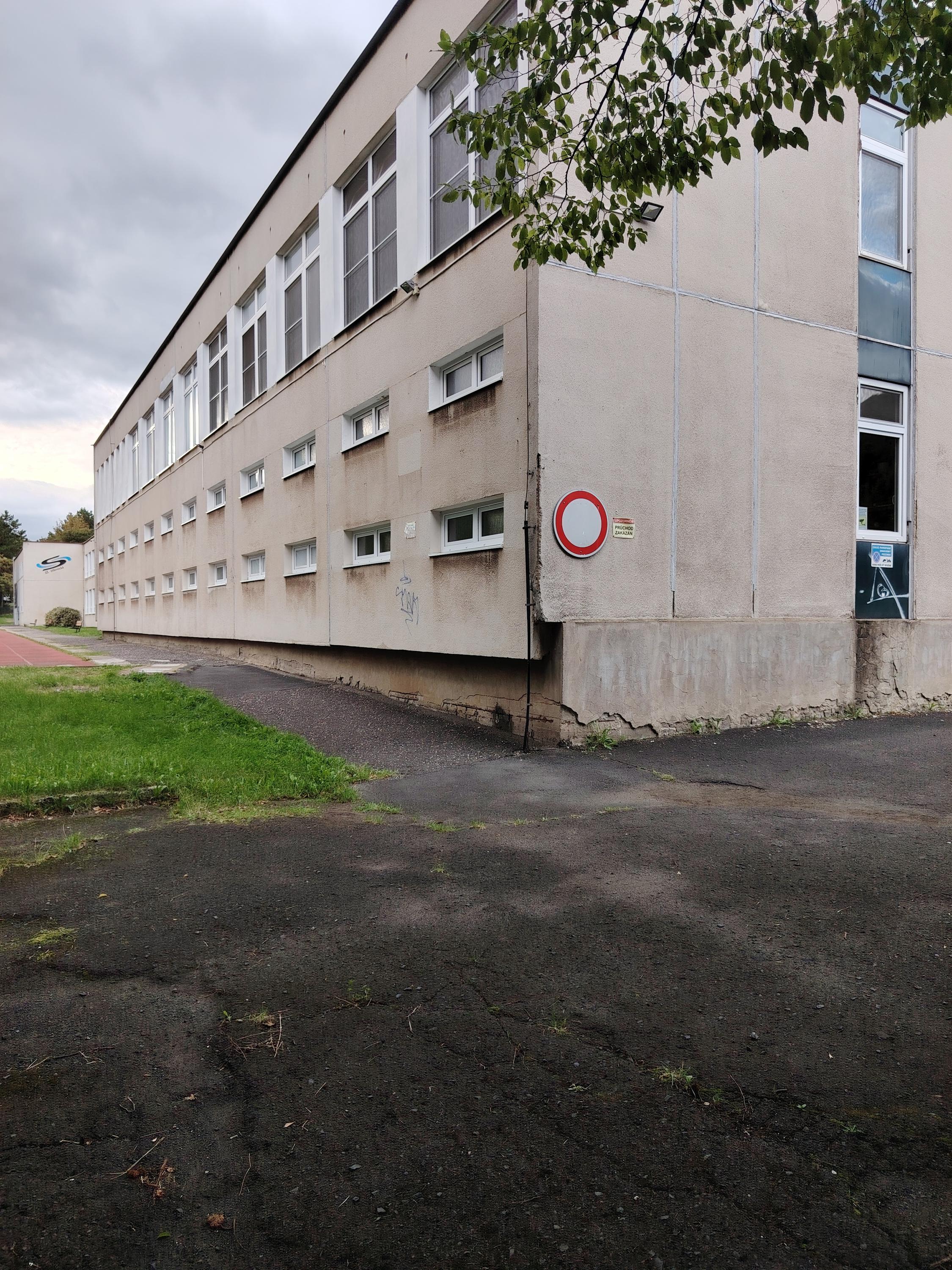 Základní škola Ústí nad Labem, Stříbrnická 3031/4 foto 2