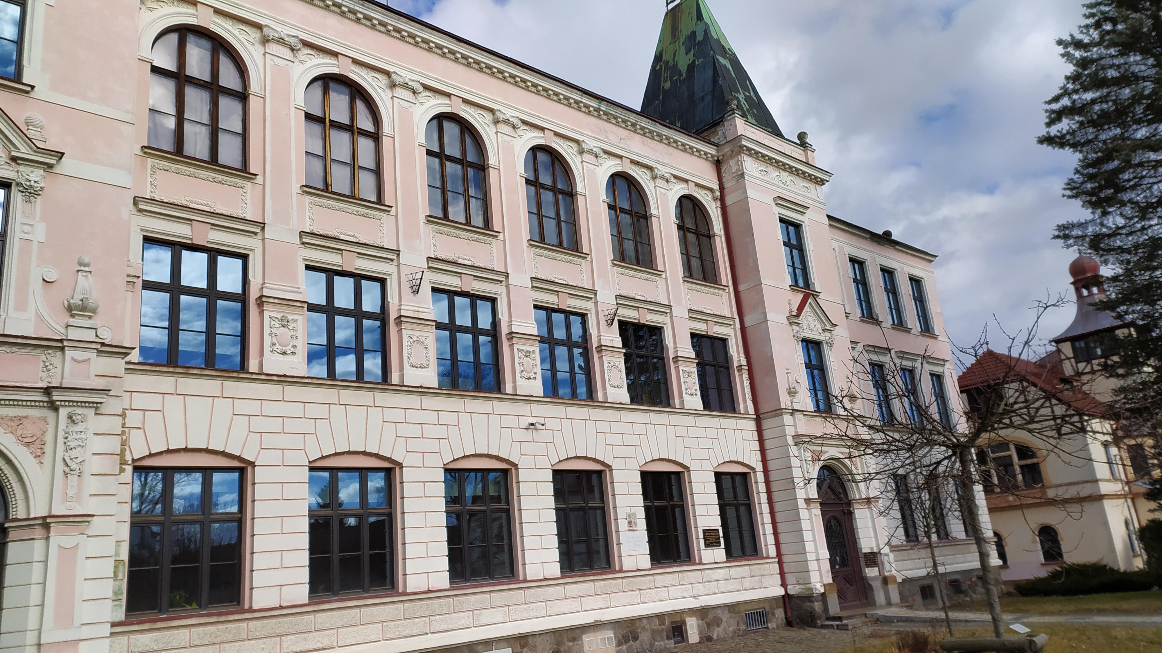 Základní škola J. Vohradského Šluknov, okres Děčín foto 6